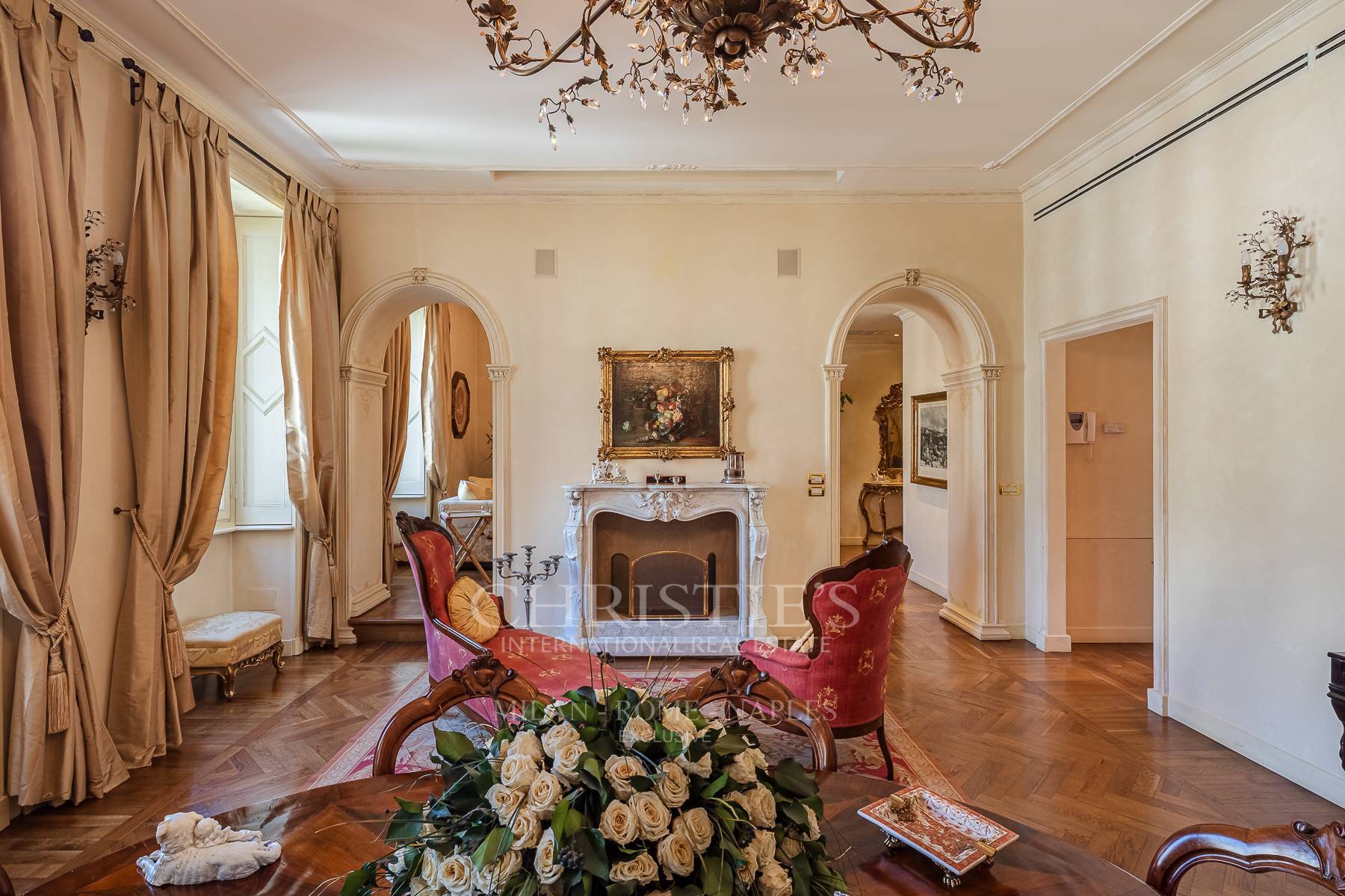 picture of A Distinguished Residence In Piazza Sant'ambrogio