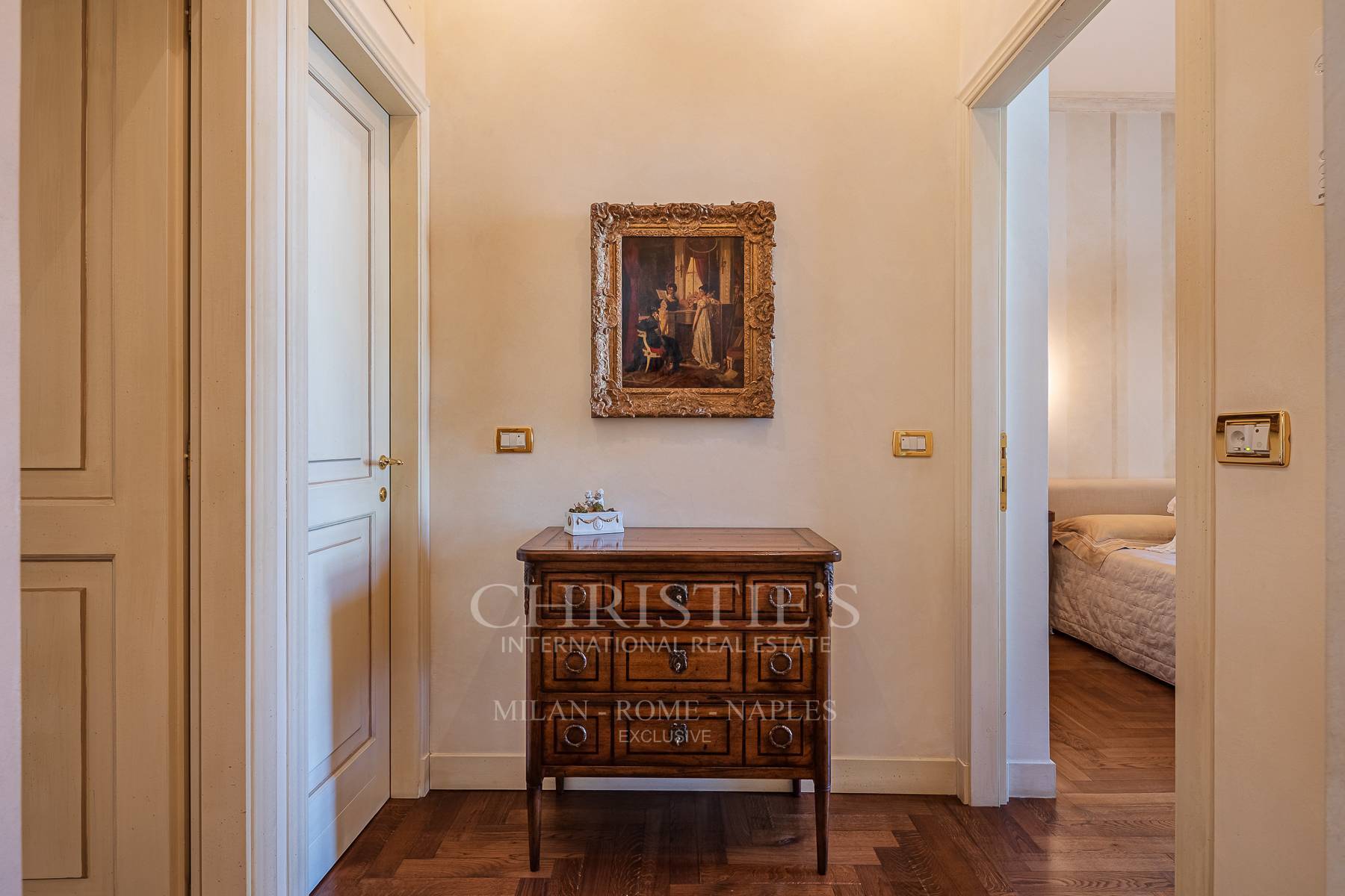 picture of A Distinguished Residence In Piazza Sant'ambrogio