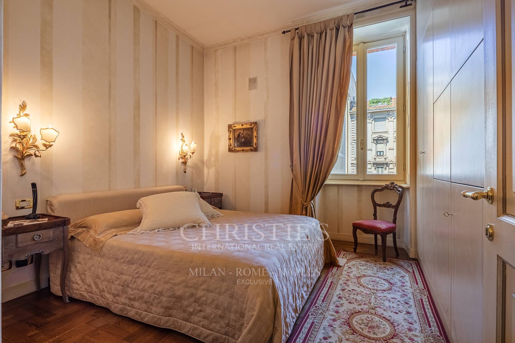 picture of A Distinguished Residence In Piazza Sant'ambrogio