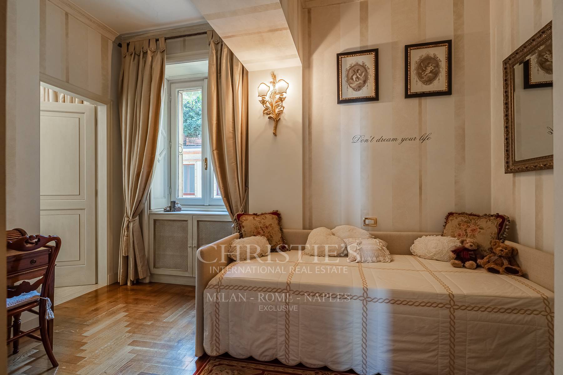 picture of A Distinguished Residence In Piazza Sant'ambrogio