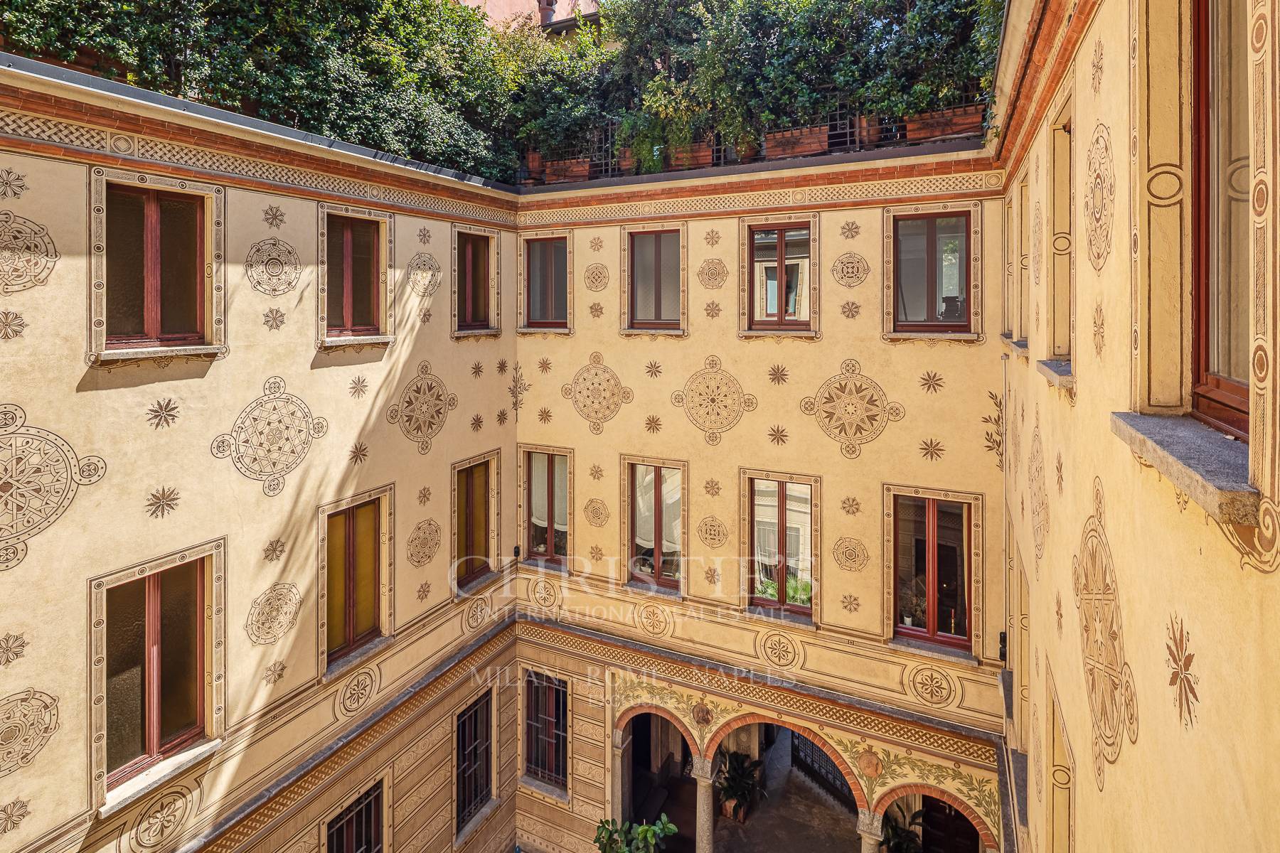 picture of A Distinguished Residence In Piazza Sant'ambrogio