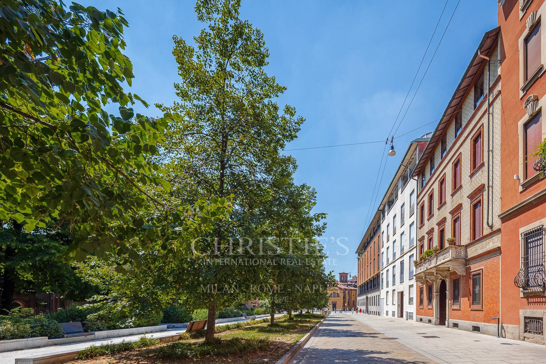 picture of A Distinguished Residence In Piazza Sant'ambrogio
