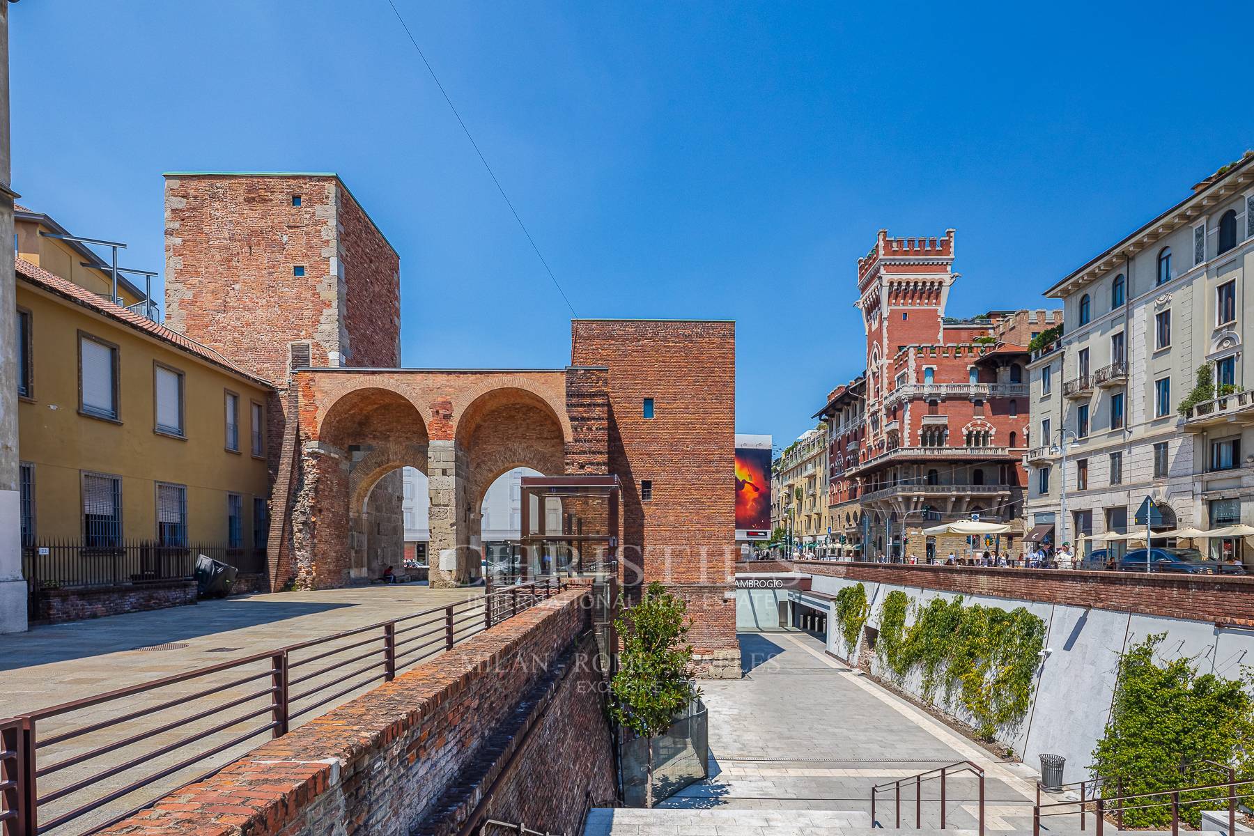 picture of A Distinguished Residence In Piazza Sant'ambrogio