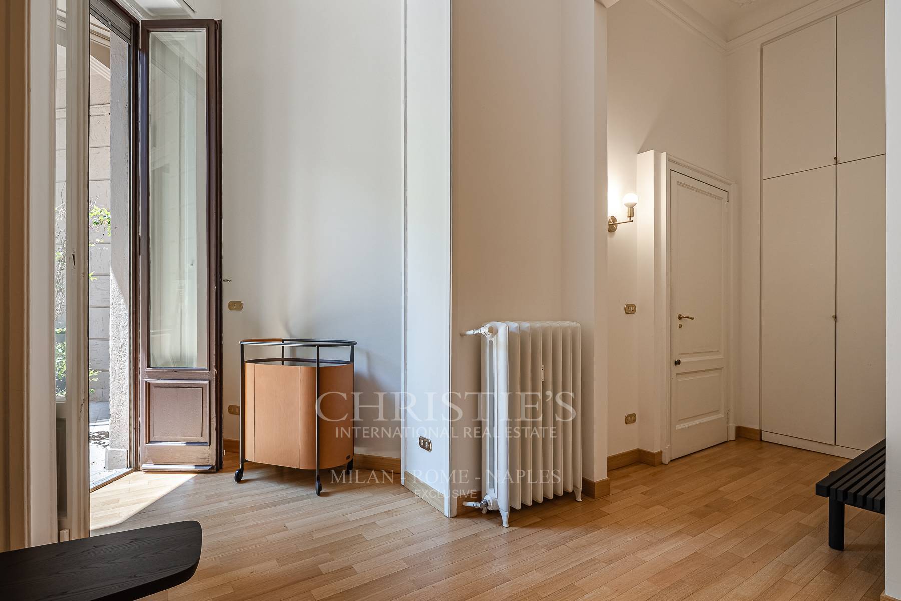 picture of Elegant Furnished Apartment In A Period Building Between Arco Della Pace And Parco Sempione