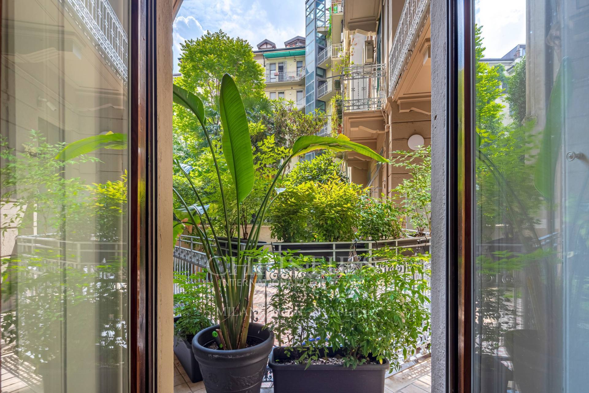 picture of Elegant Furnished Apartment In A Period Building Between Arco Della Pace And Parco Sempione