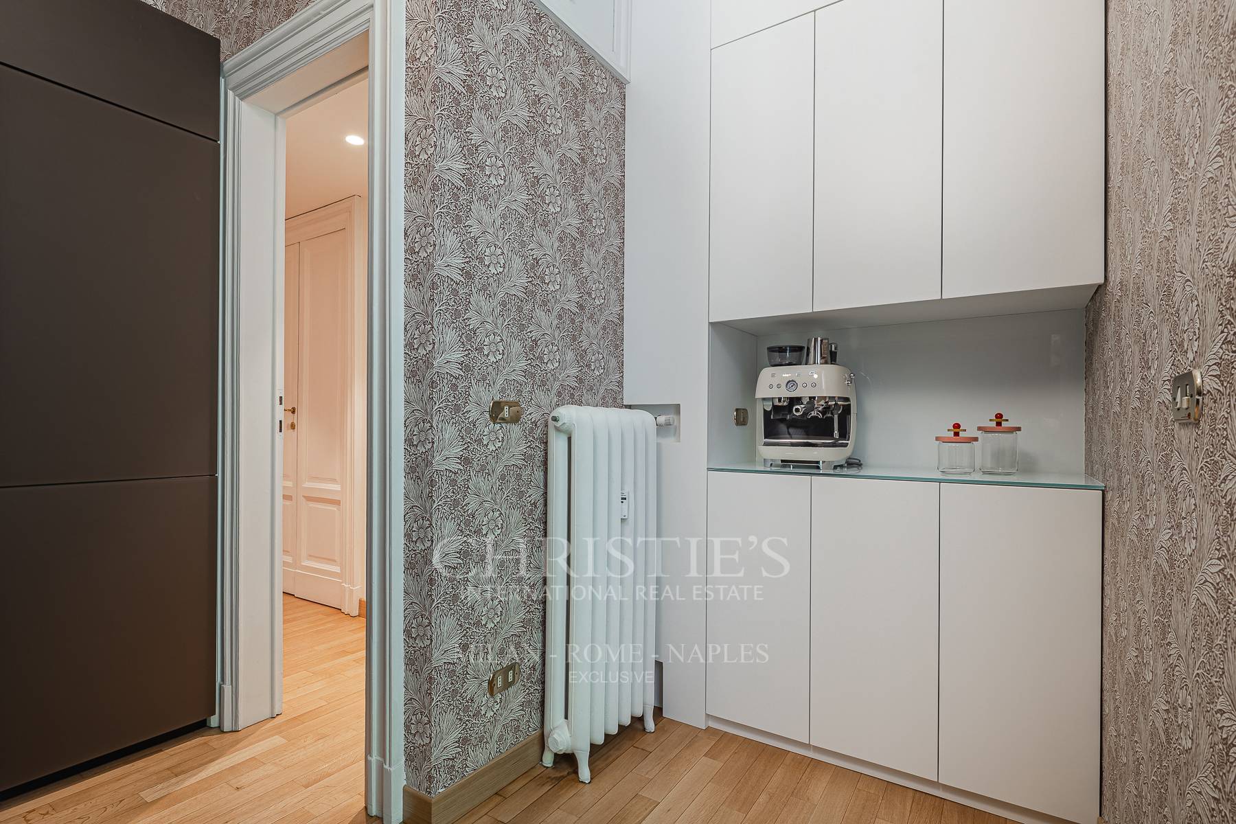 picture of Elegant Furnished Apartment In A Period Building Between Arco Della Pace And Parco Sempione
