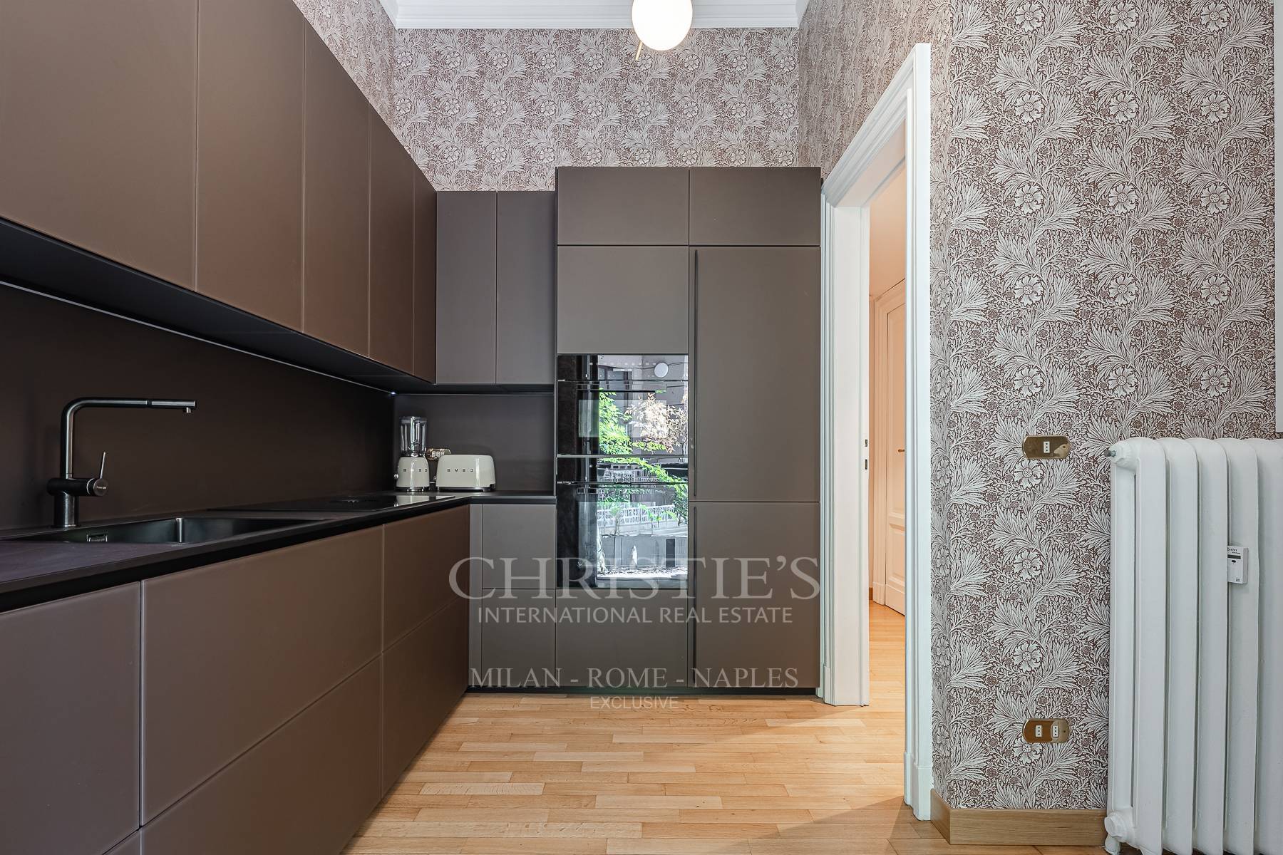 picture of Elegant Furnished Apartment In A Period Building Between Arco Della Pace And Parco Sempione