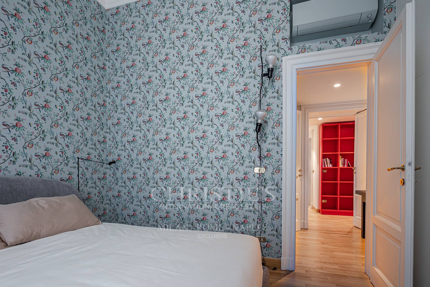 picture of Elegant Furnished Apartment In A Period Building Between Arco Della Pace And Parco Sempione