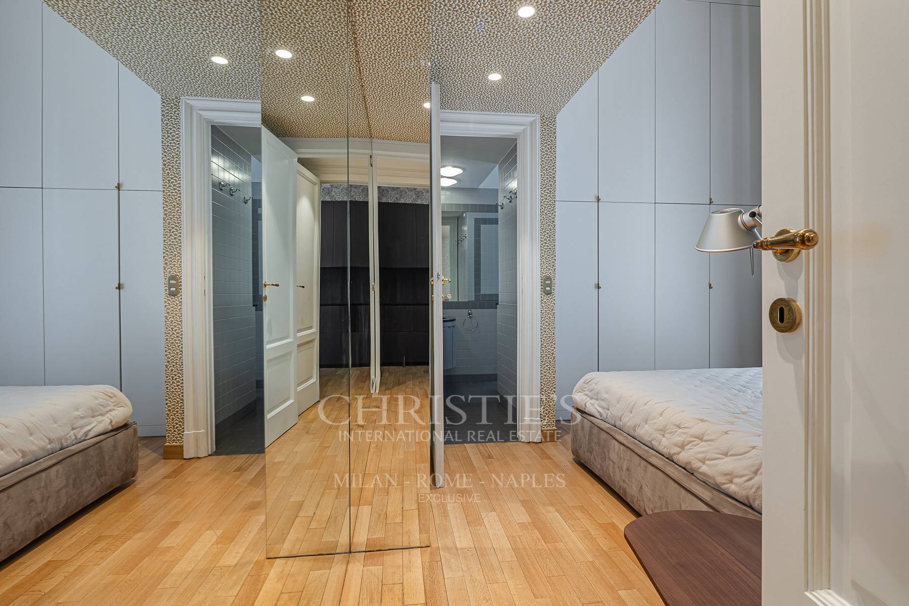 picture of Elegant Furnished Apartment In A Period Building Between Arco Della Pace And Parco Sempione