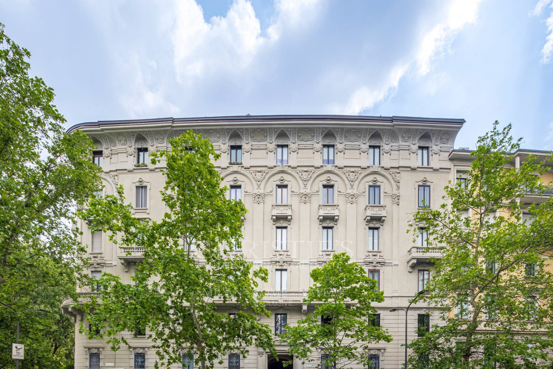 picture of Elegant Furnished Apartment In A Period Building Between Arco Della Pace And Parco Sempione