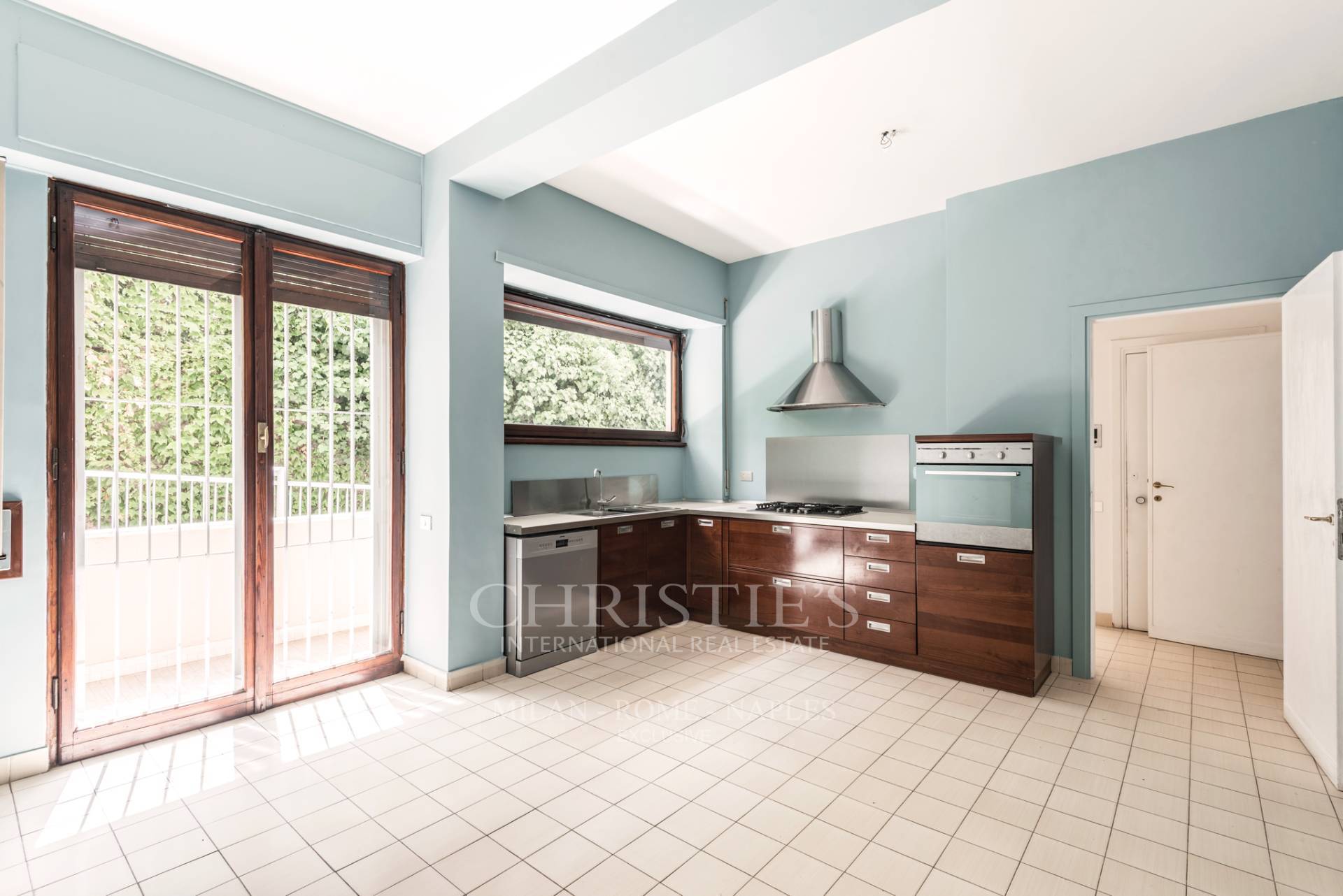 picture of High-end Apartment In An Elegant Building With Terrace And Garden