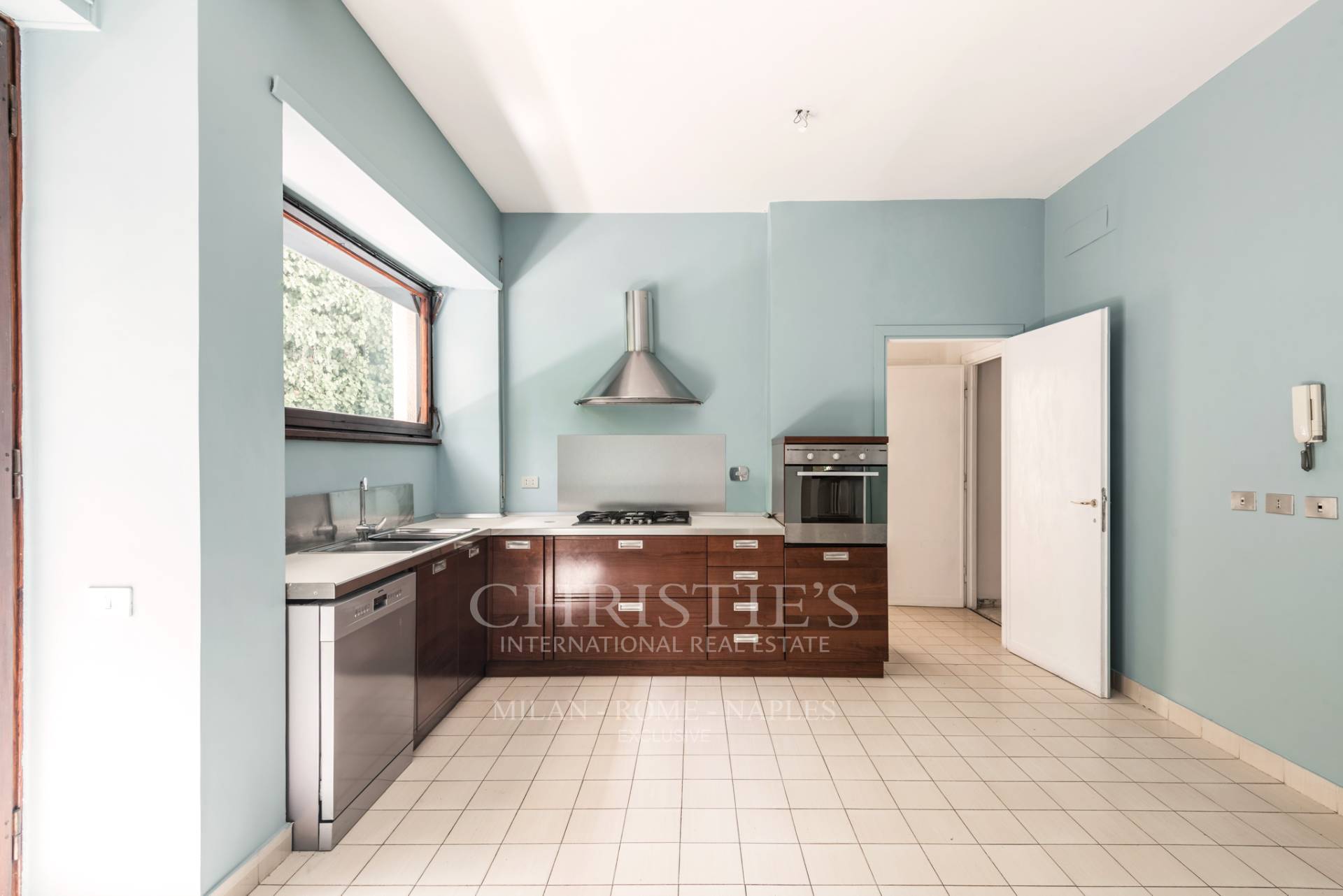 picture of High-end Apartment In An Elegant Building With Terrace And Garden