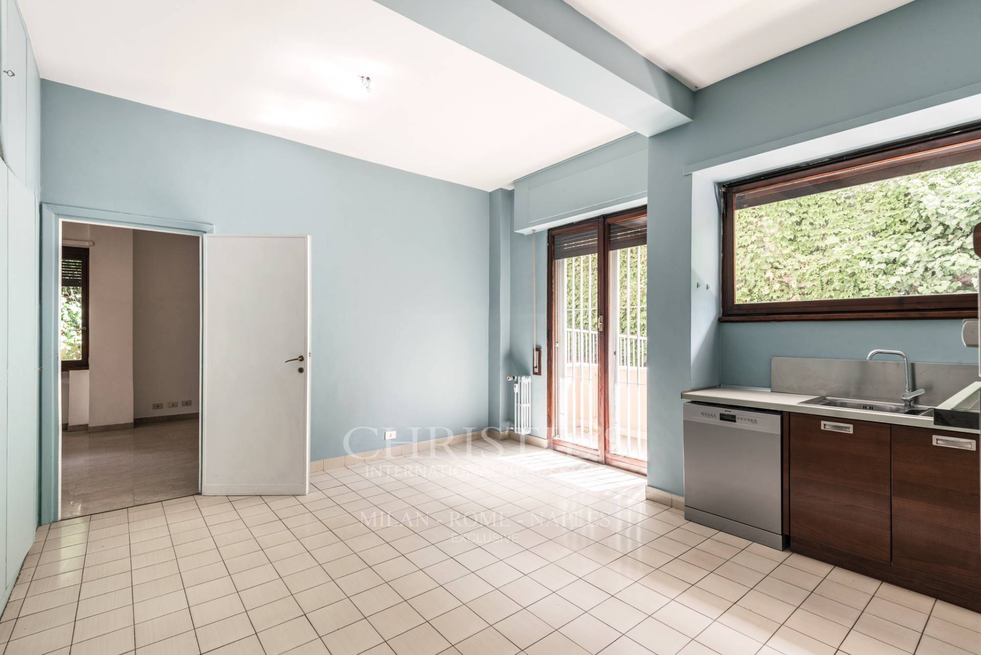 picture of High-end Apartment In An Elegant Building With Terrace And Garden