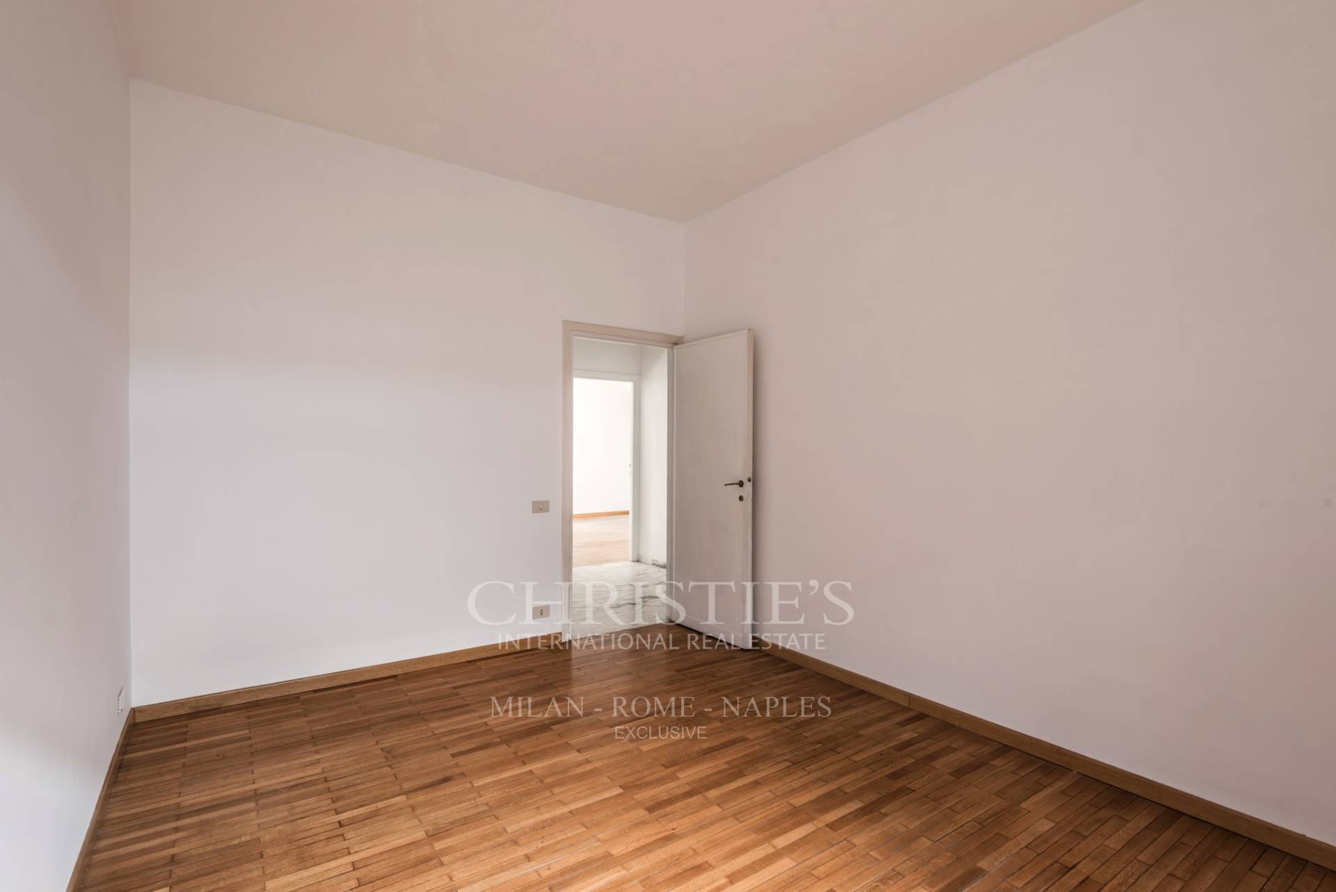 picture of High-end Apartment In An Elegant Building With Terrace And Garden