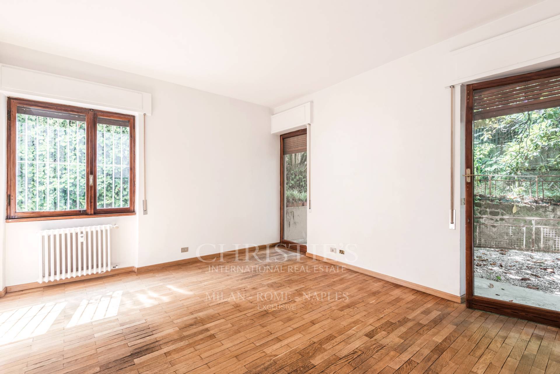 picture of High-end Apartment In An Elegant Building With Terrace And Garden