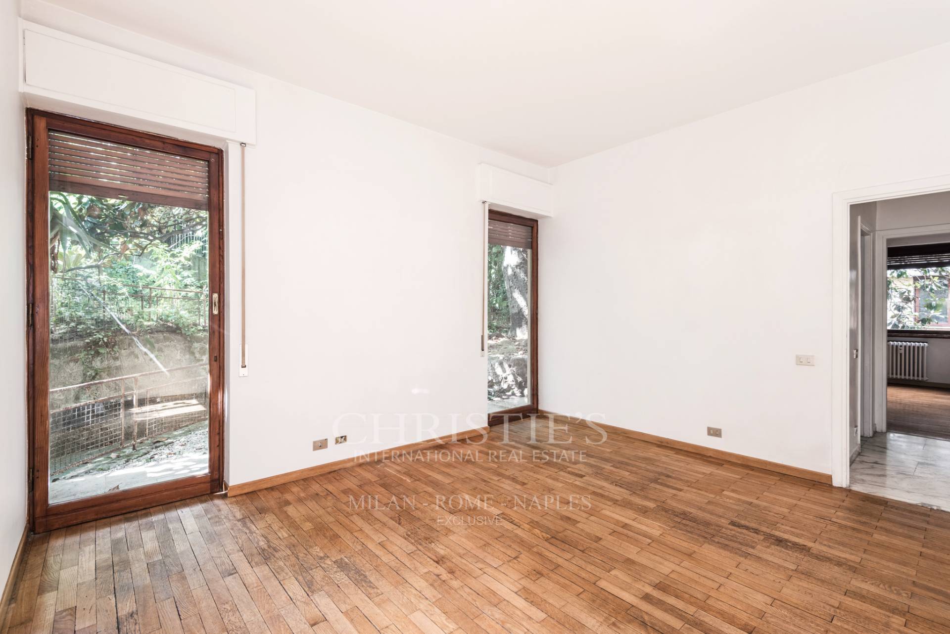 picture of High-end Apartment In An Elegant Building With Terrace And Garden
