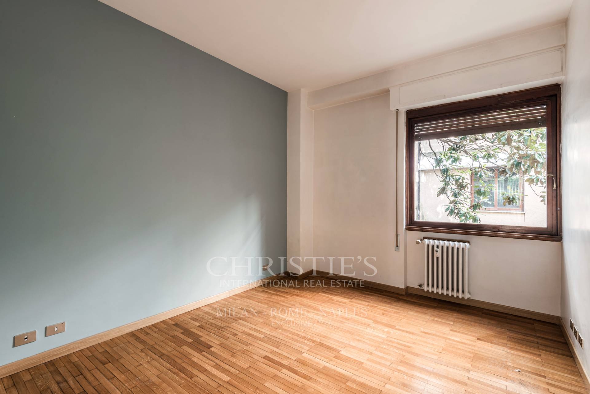 picture of High-end Apartment In An Elegant Building With Terrace And Garden