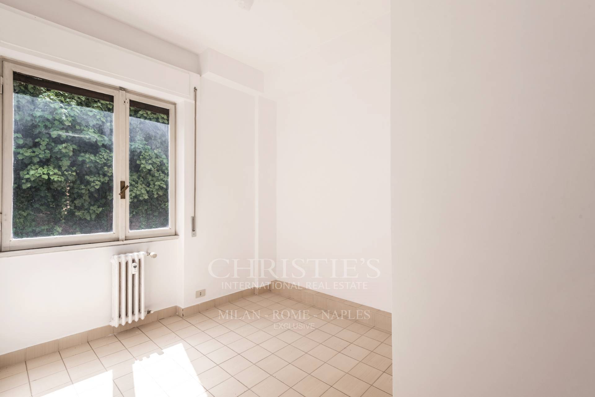 picture of High-end Apartment In An Elegant Building With Terrace And Garden