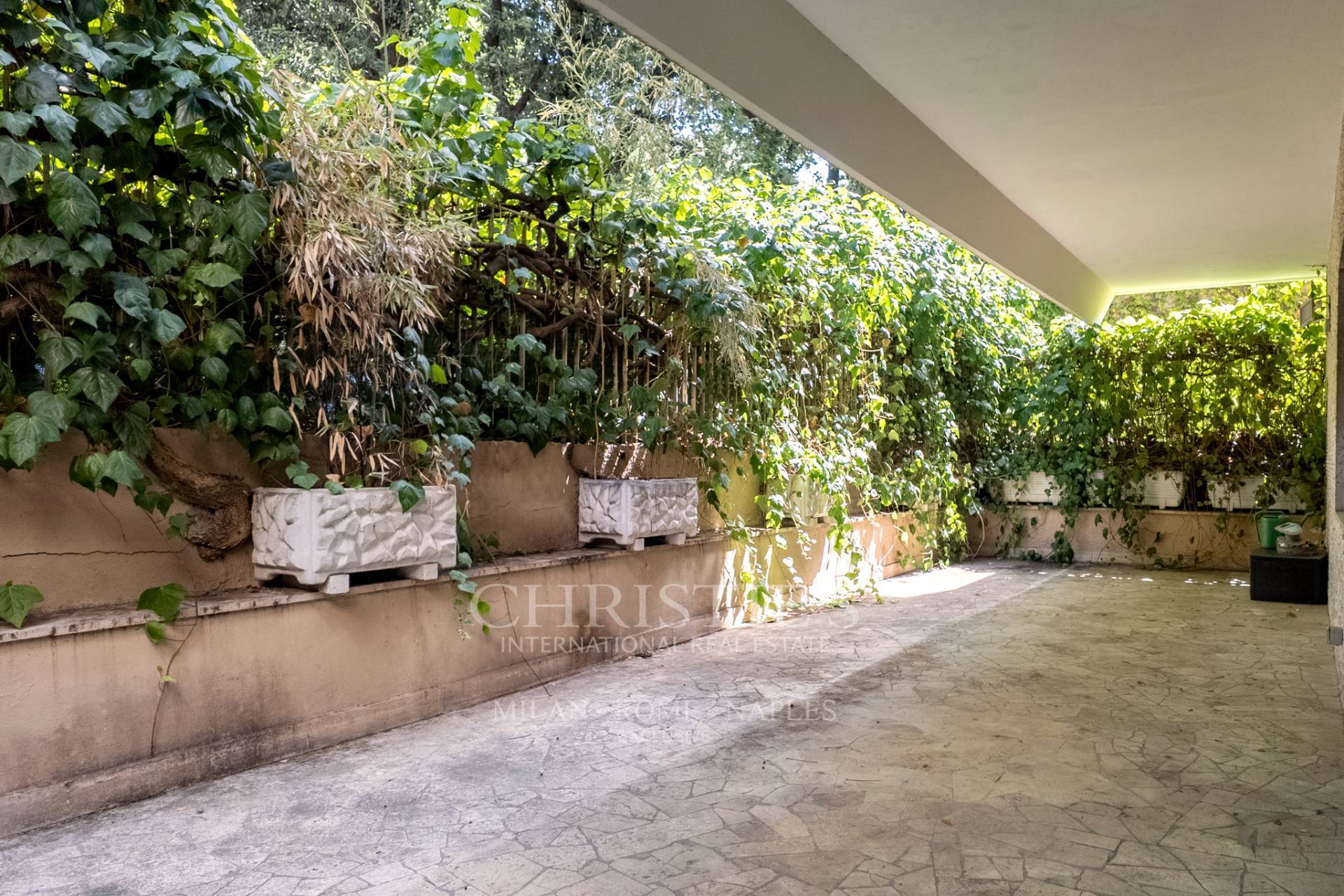picture of High-end Apartment In An Elegant Building With Terrace And Garden