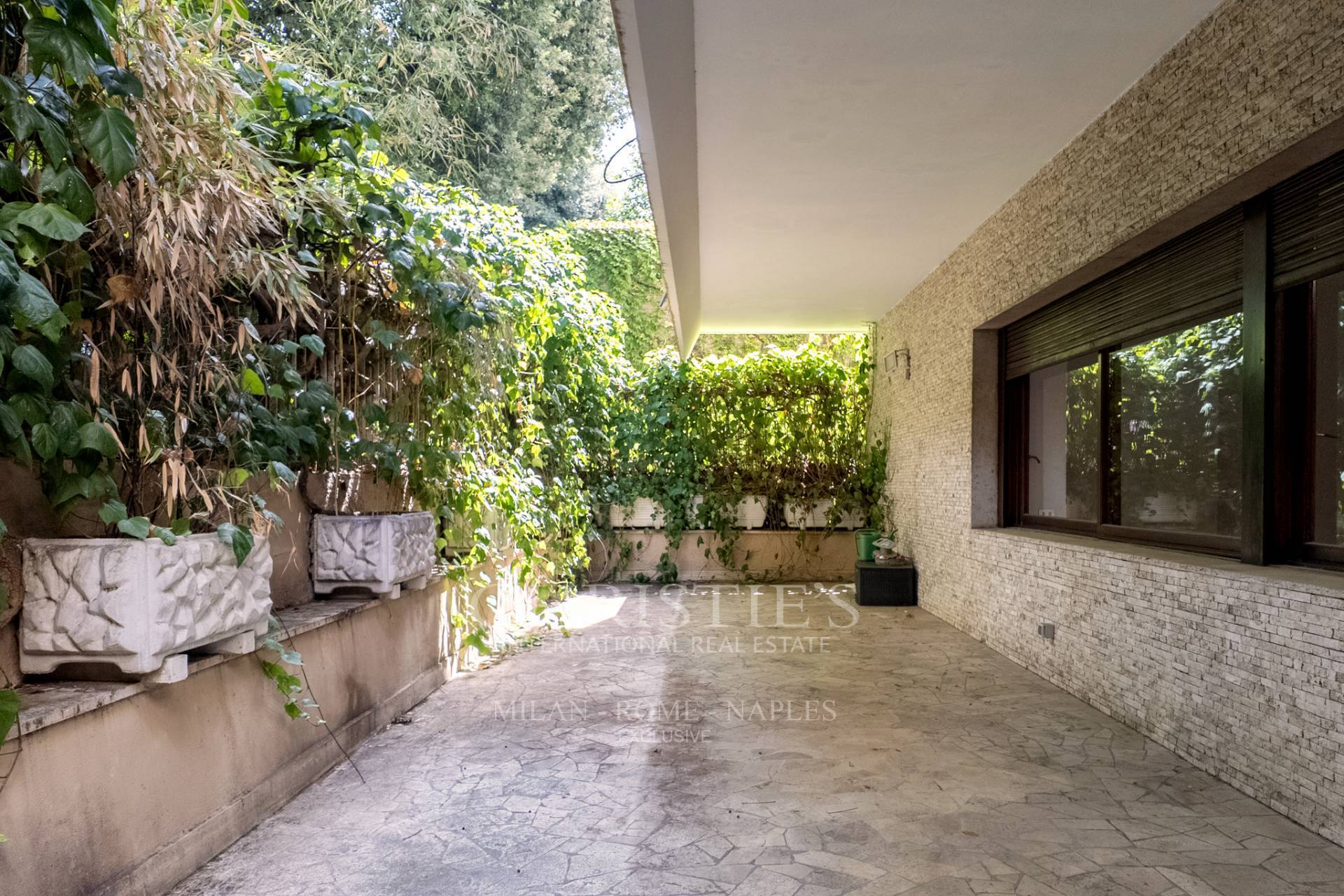 picture of High-end Apartment In An Elegant Building With Terrace And Garden