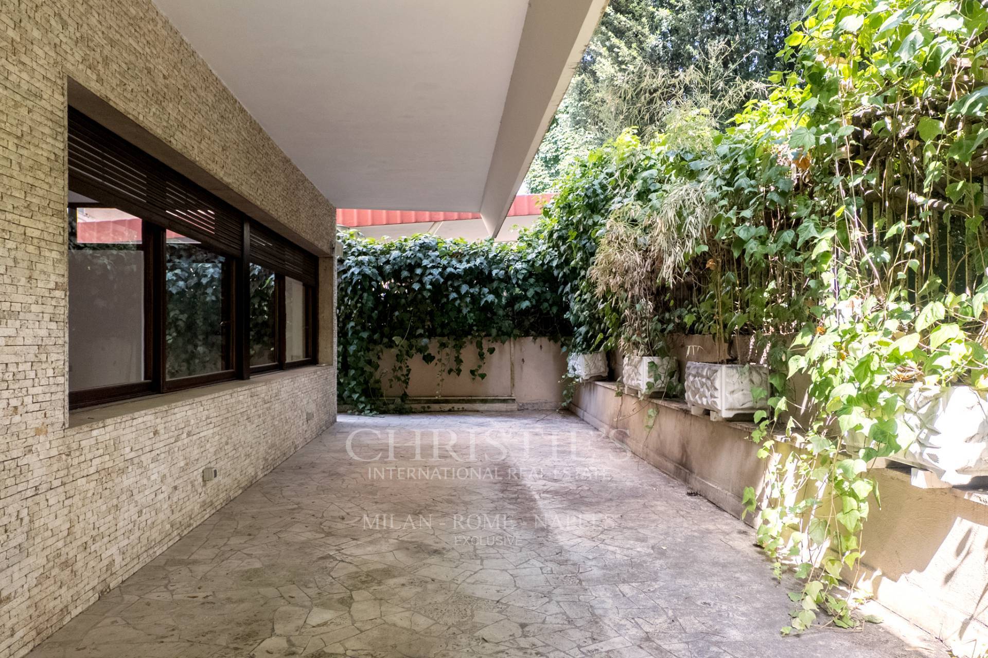 picture of High-end Apartment In An Elegant Building With Terrace And Garden