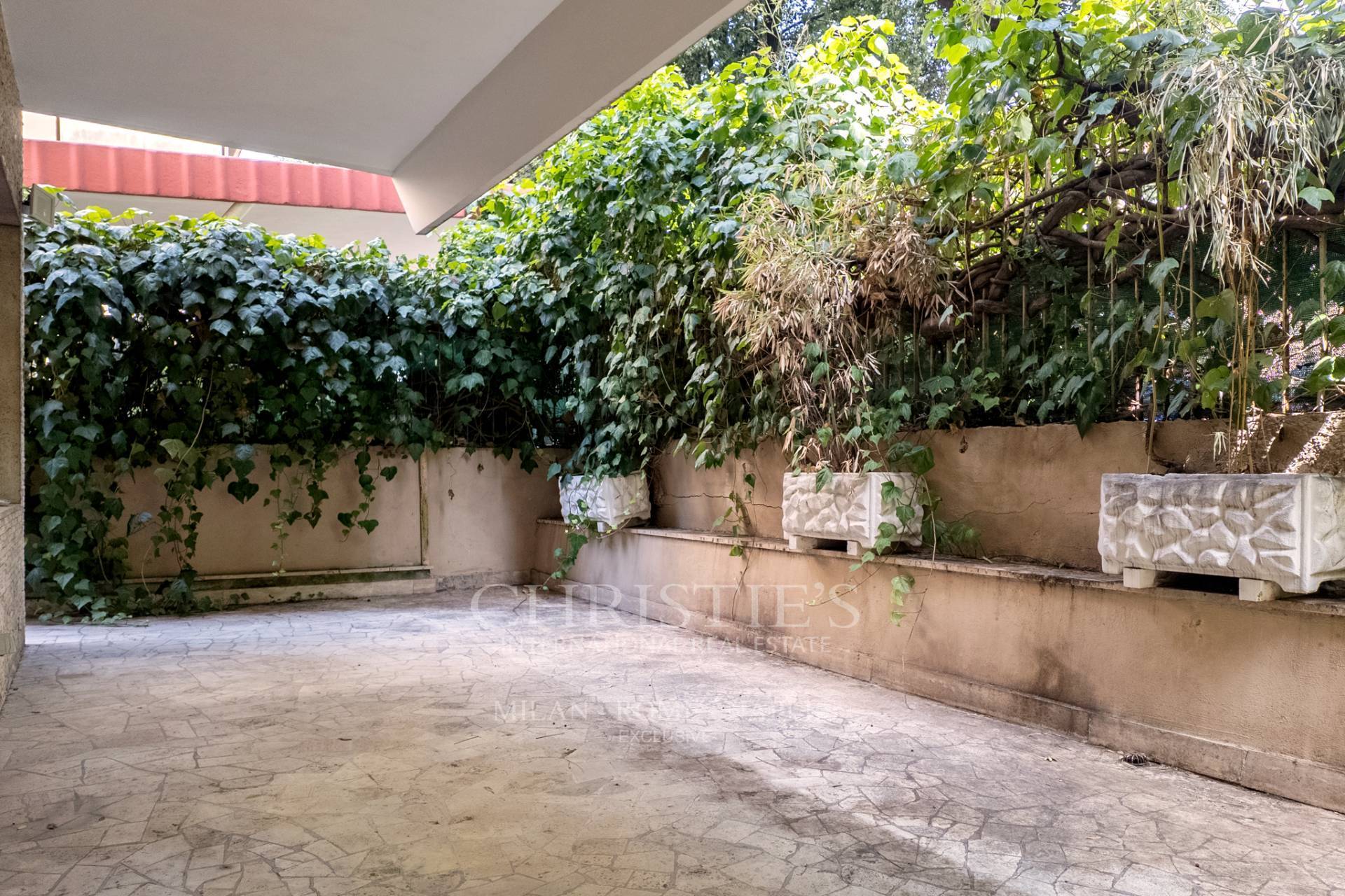 picture of High-end Apartment In An Elegant Building With Terrace And Garden