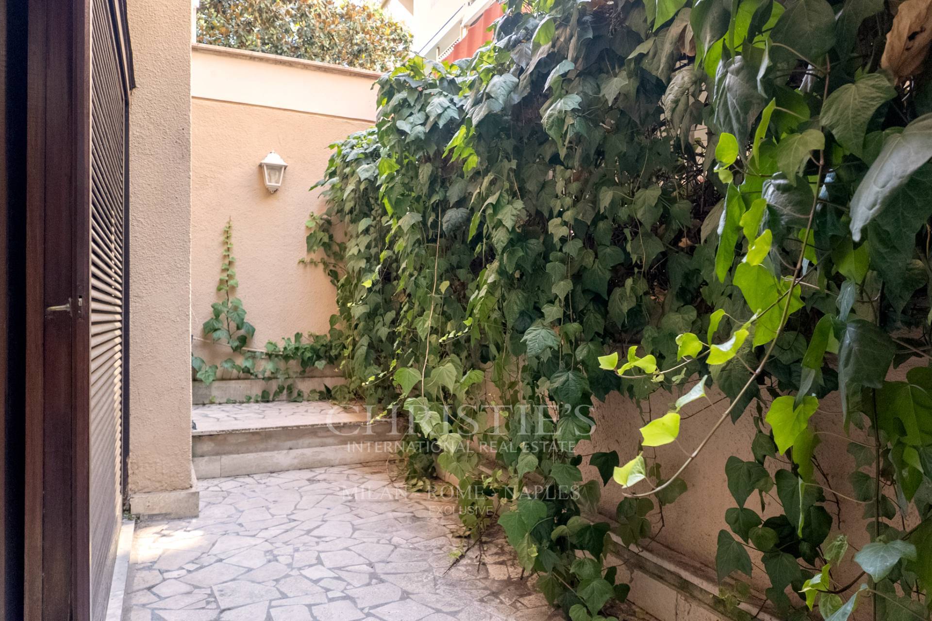 picture of High-end Apartment In An Elegant Building With Terrace And Garden