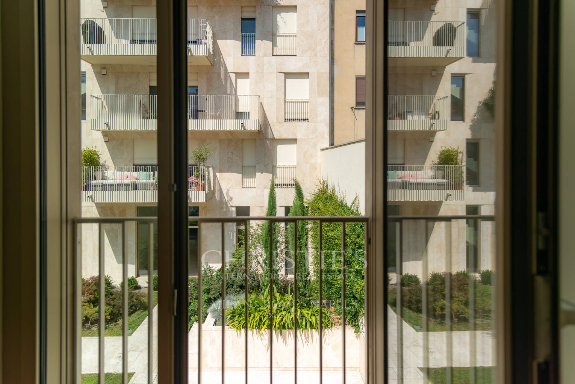 picture of Open-plan One-bedroom Apartment With Terrace