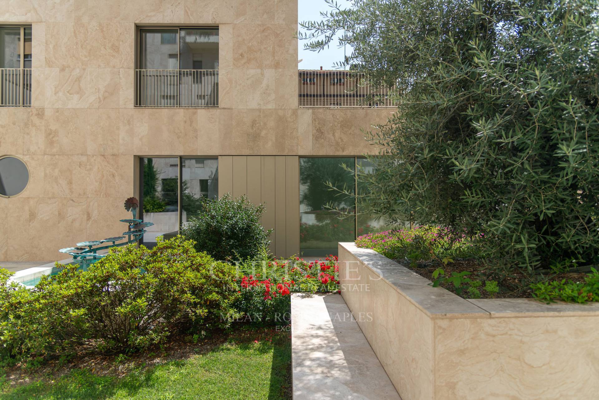picture of Open-plan One-bedroom Apartment With Terrace