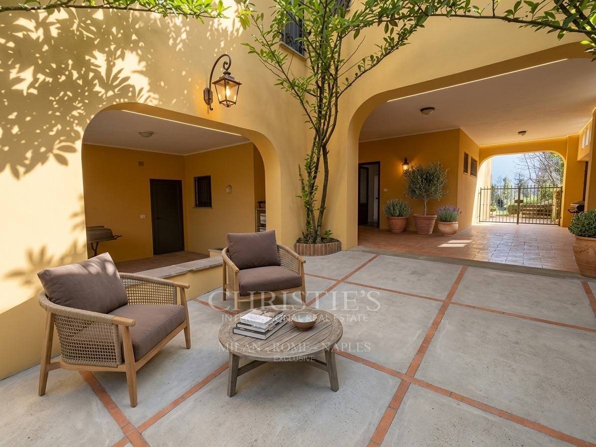 picture of Elegant Panoramic Villa With A View Of The Gulf Of Naples – Sorrento