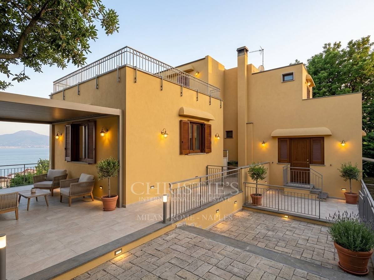 picture of Elegant Panoramic Villa With A View Of The Gulf Of Naples – Sorrento