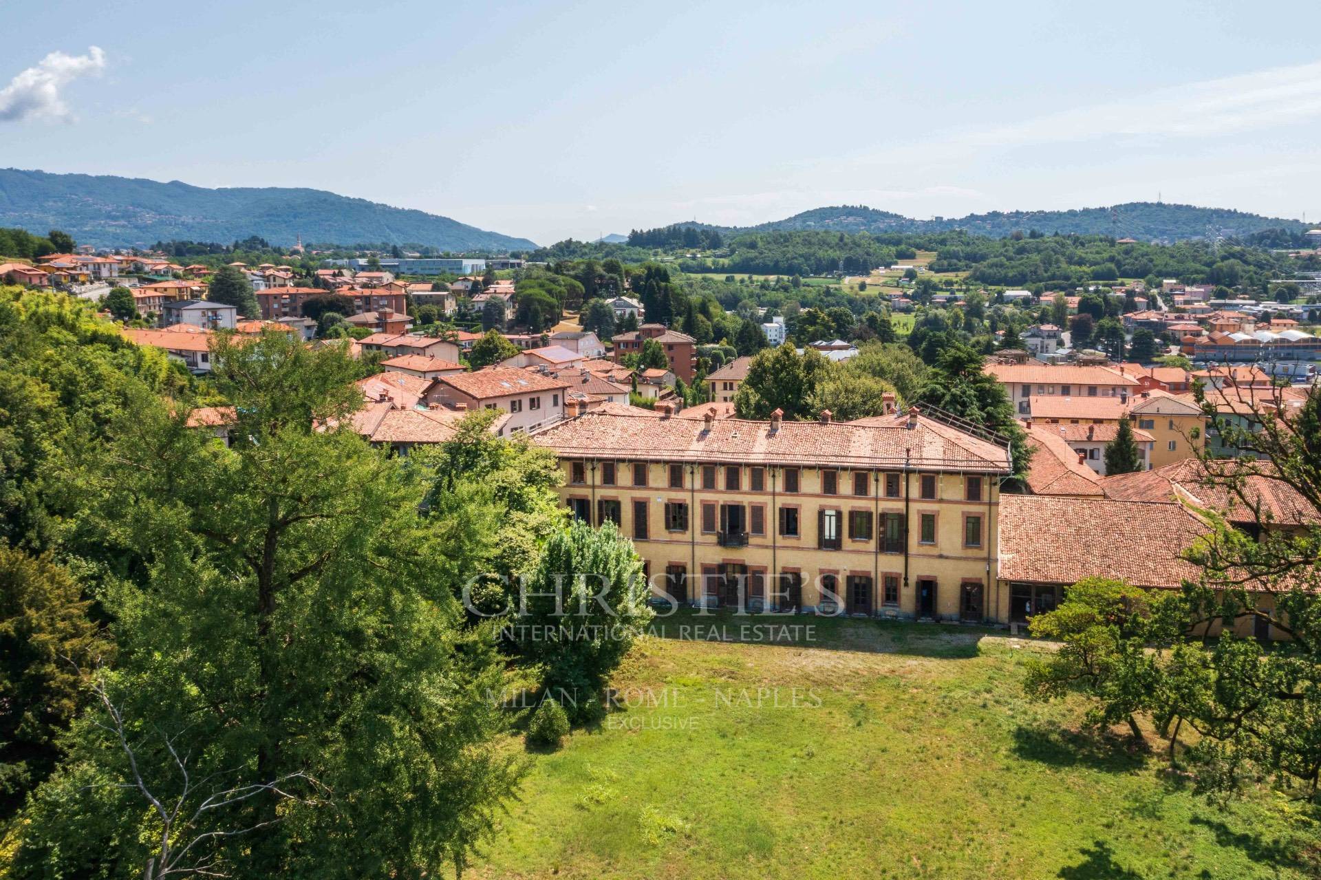 picture of Historic 18th-century Noble Estate With Six-hectare Private Park