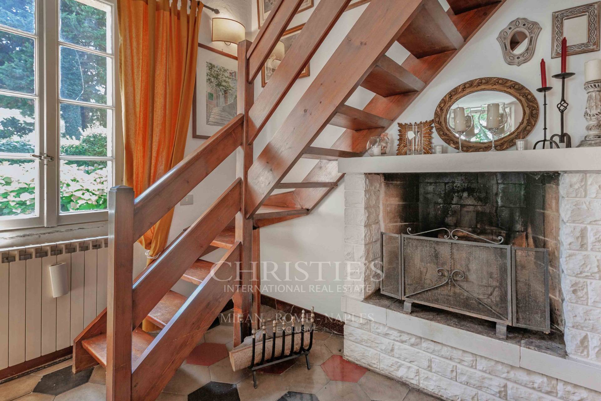picture of A Timeless Lake Como Residence