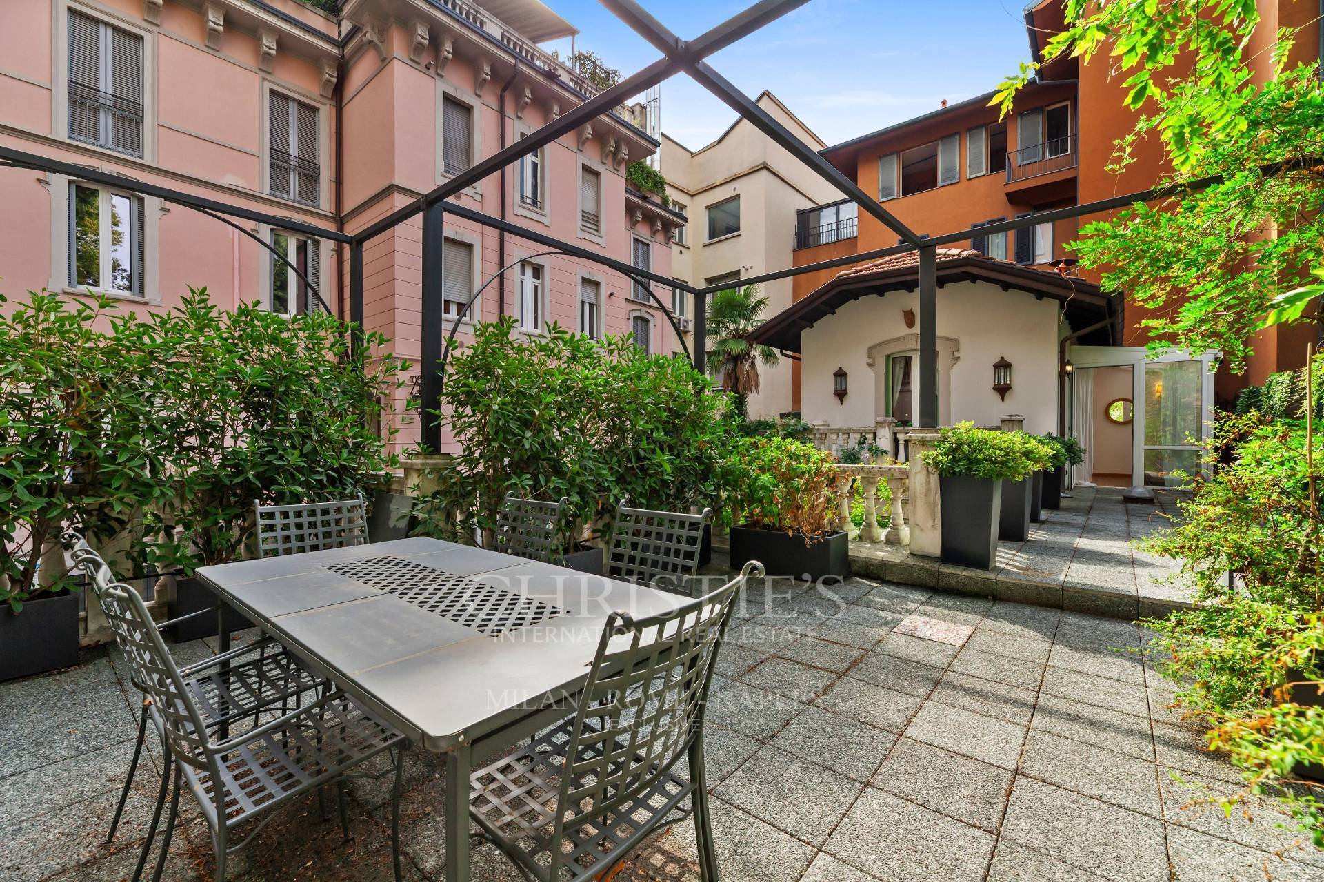 picture of A Historic Stable Reimagined As A Distinctive Residence