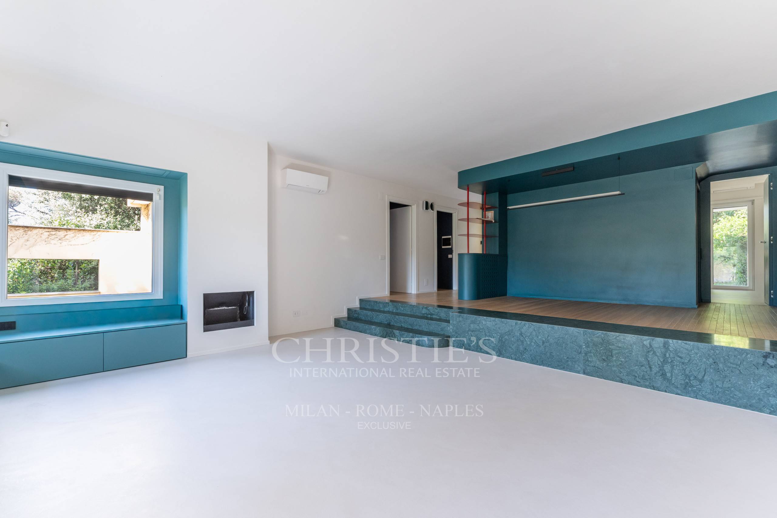picture of 
Exclusive Villa With Panoramic Views Over The Golf Course