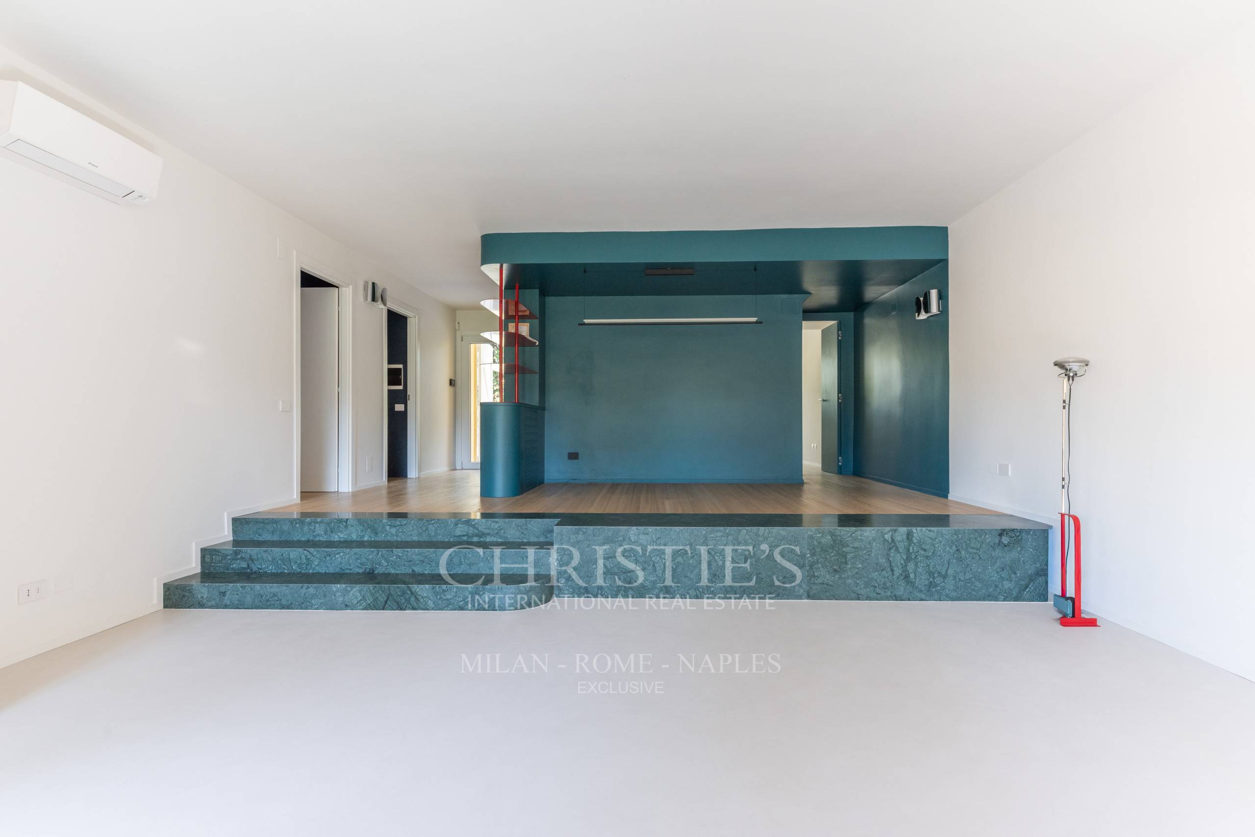 picture of 
Exclusive Villa With Panoramic Views Over The Golf Course