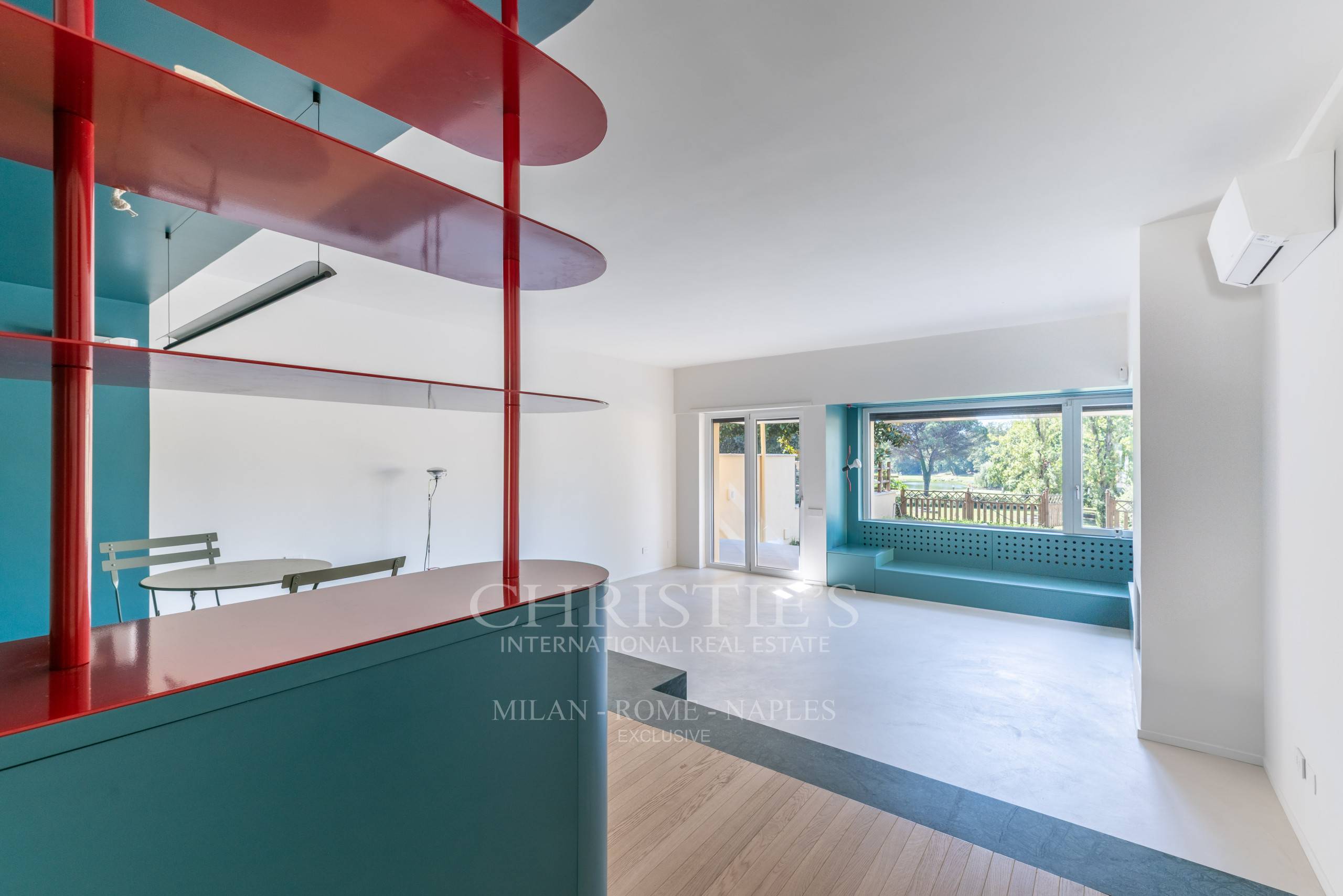 picture of 
Exclusive Villa With Panoramic Views Over The Golf Course