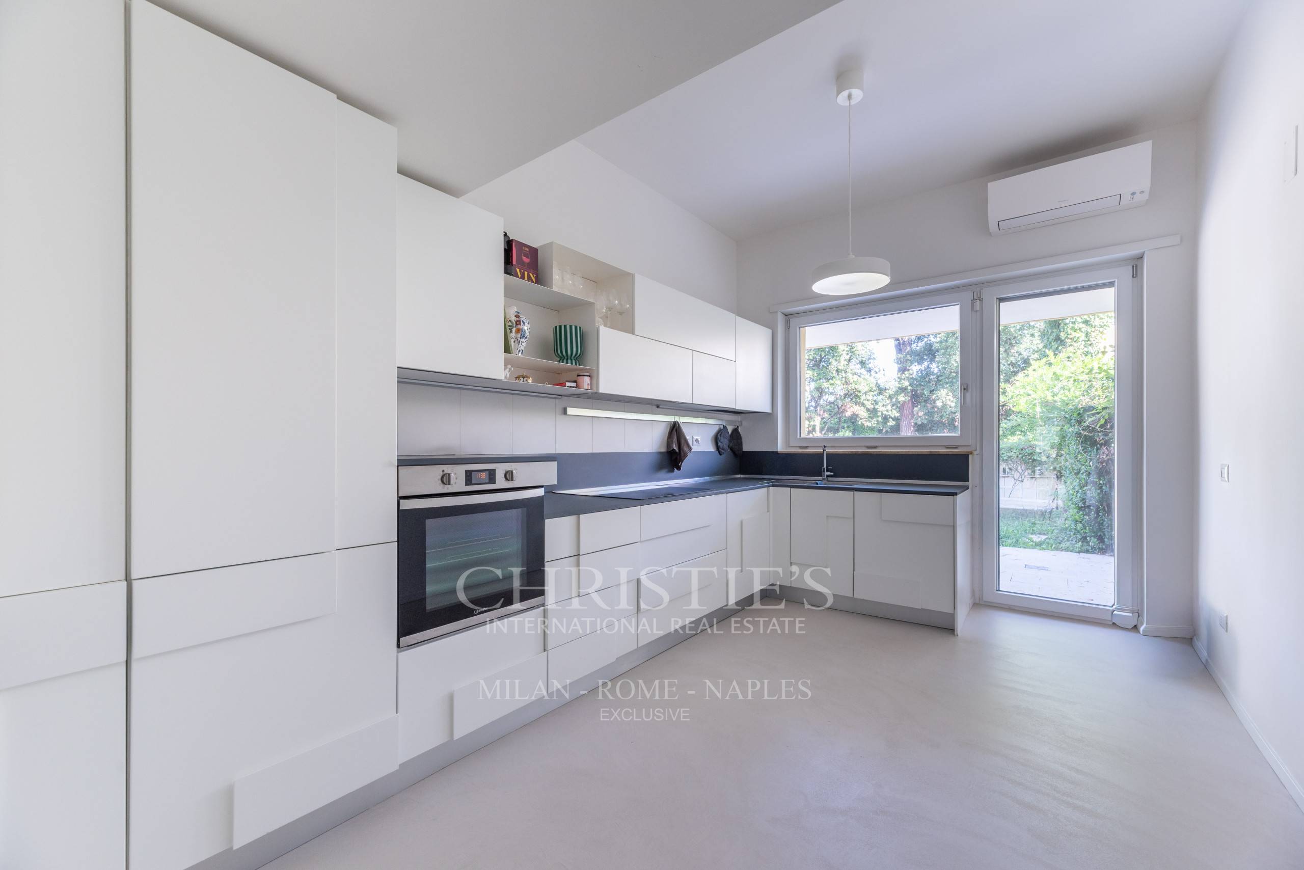 picture of 
Exclusive Villa With Panoramic Views Over The Golf Course