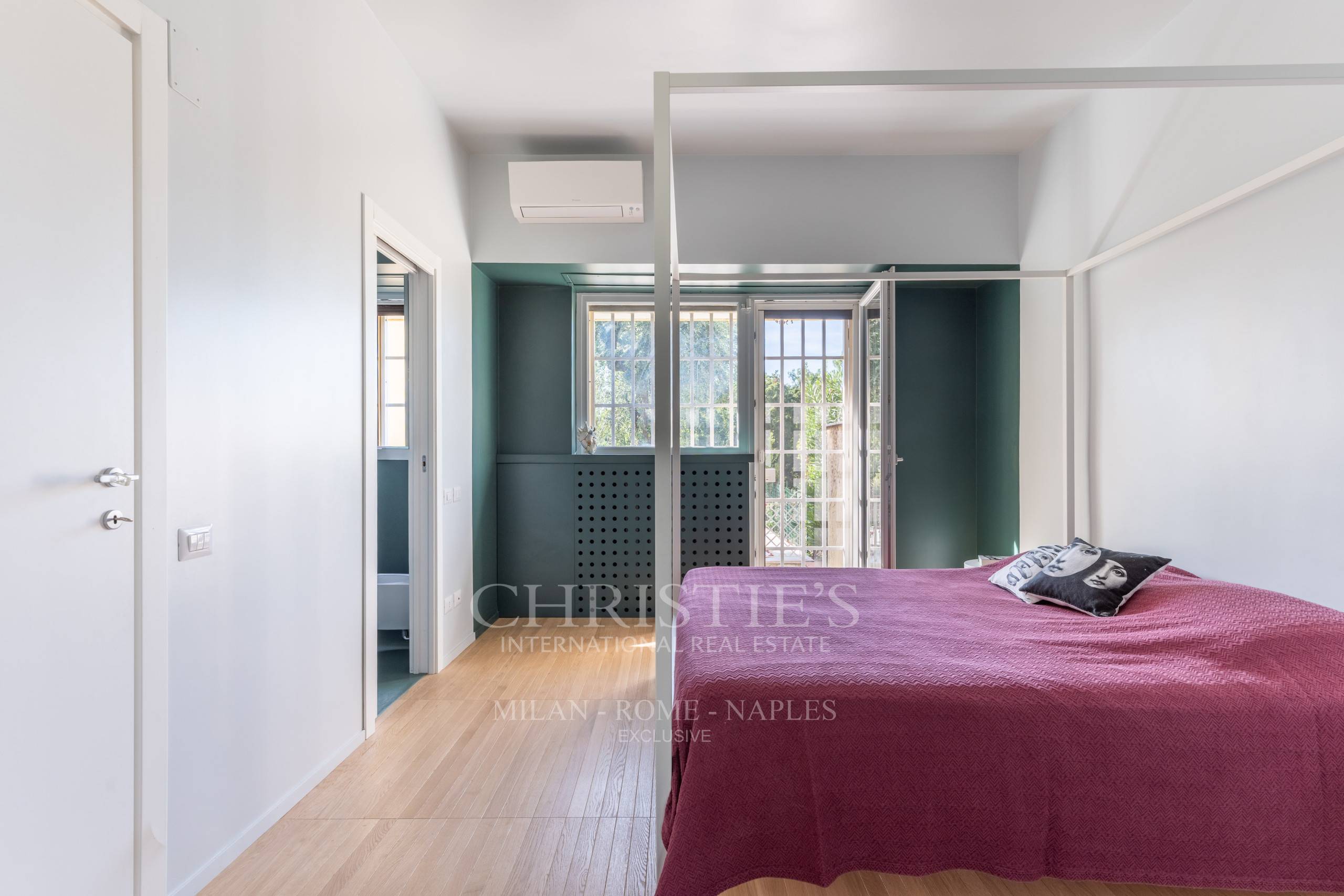 picture of 
Exclusive Villa With Panoramic Views Over The Golf Course