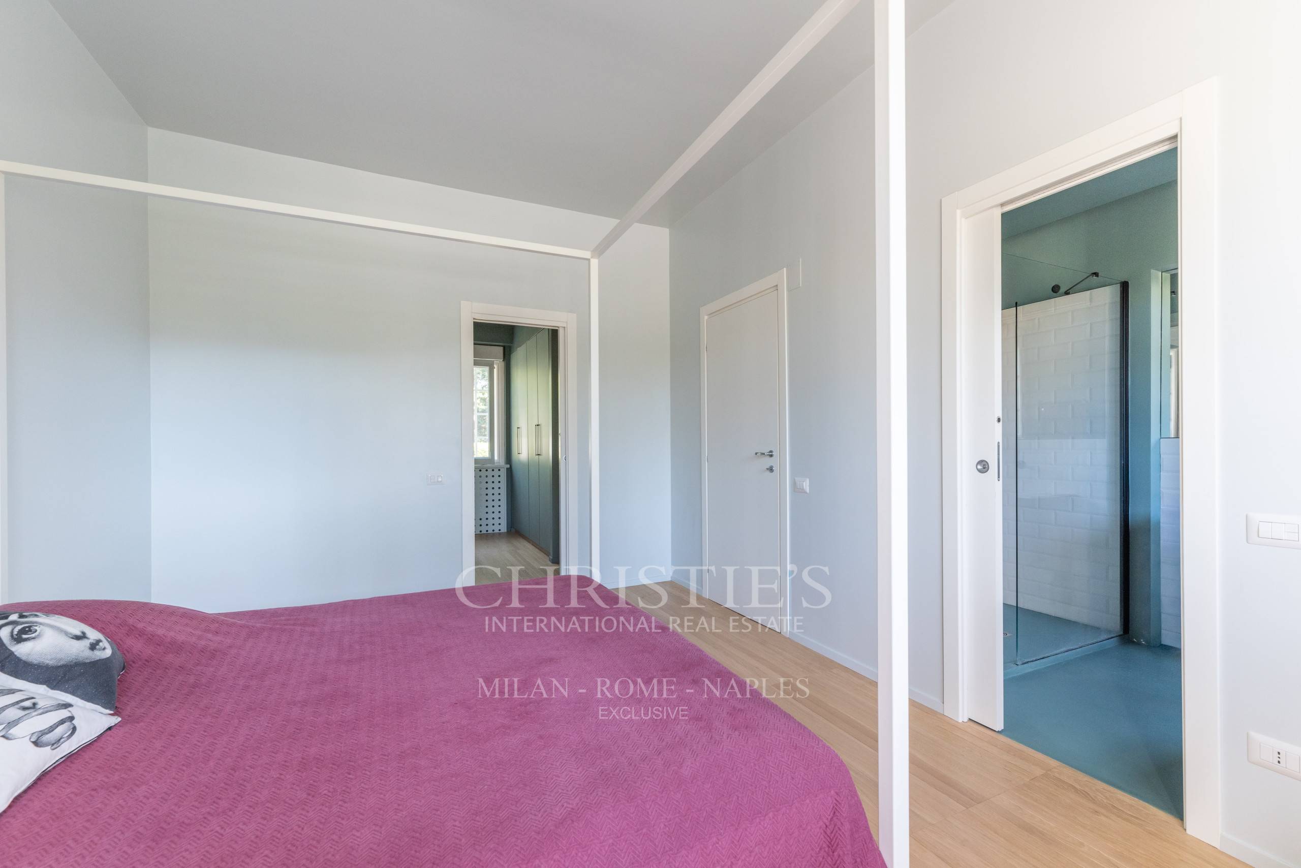 picture of 
Exclusive Villa With Panoramic Views Over The Golf Course