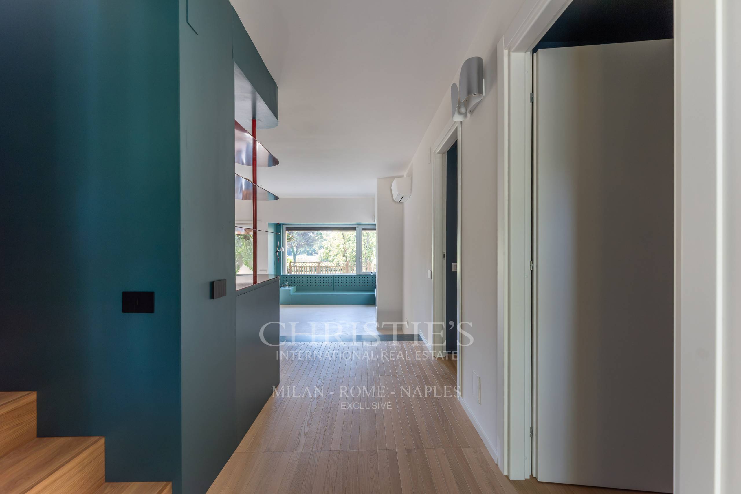 picture of 
Exclusive Villa With Panoramic Views Over The Golf Course