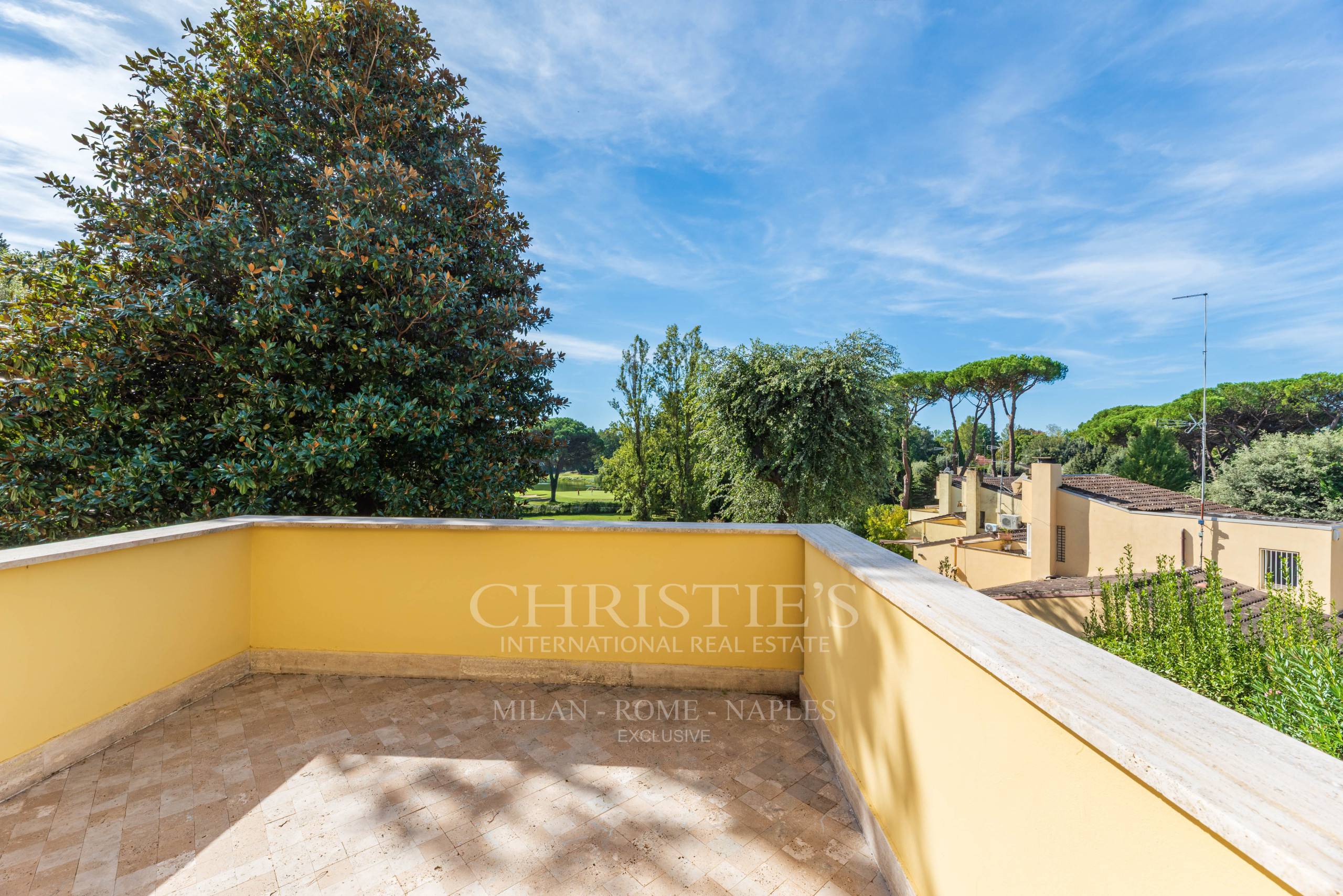 picture of 
Exclusive Villa With Panoramic Views Over The Golf Course