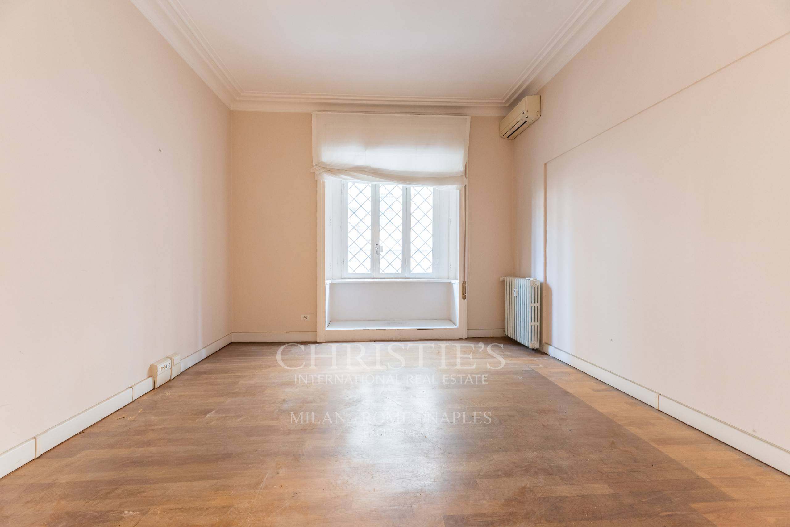 picture of Parioli: Spacious Executive Office On Viale Bruno Buozzi