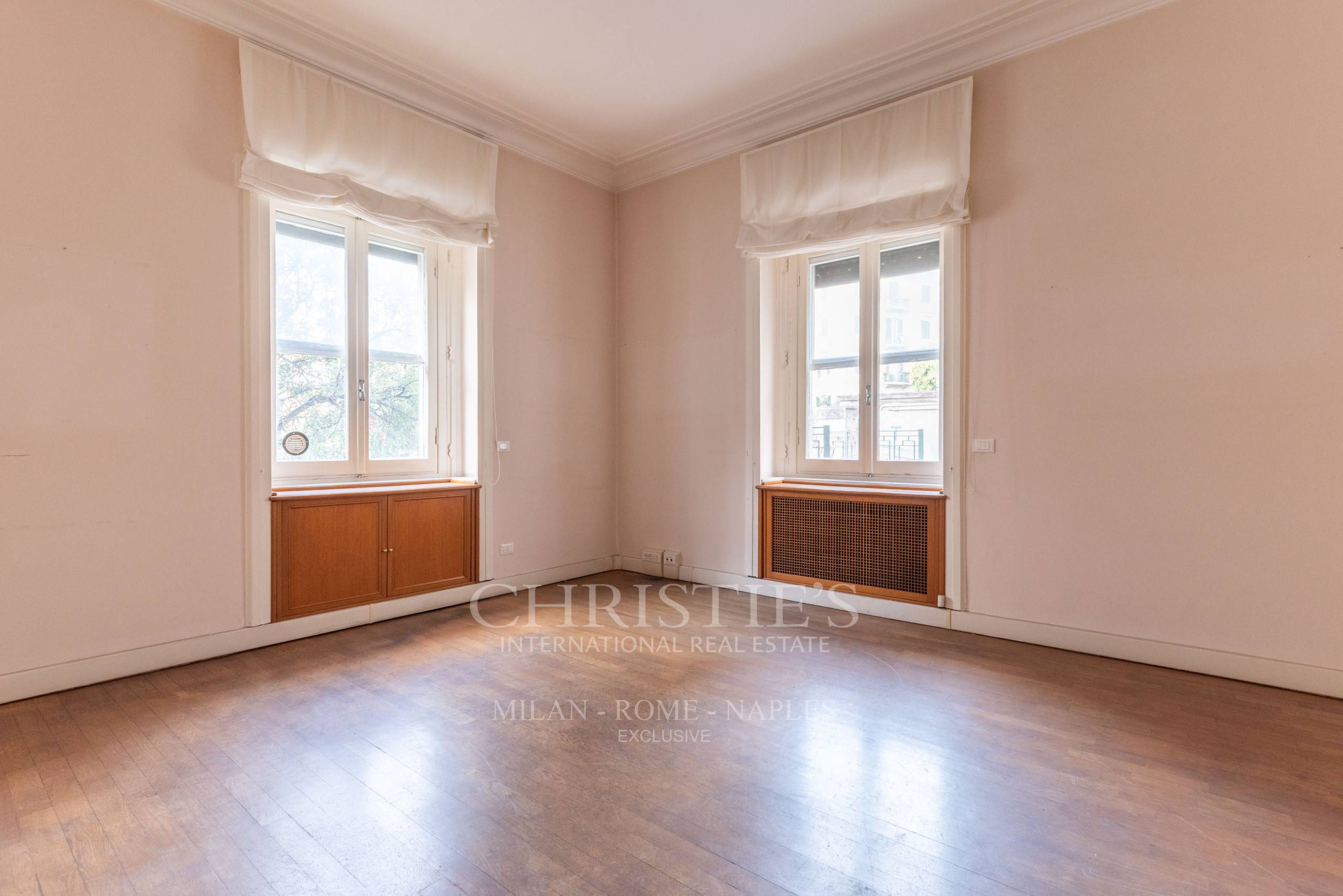 picture of Parioli: Spacious Executive Office On Viale Bruno Buozzi