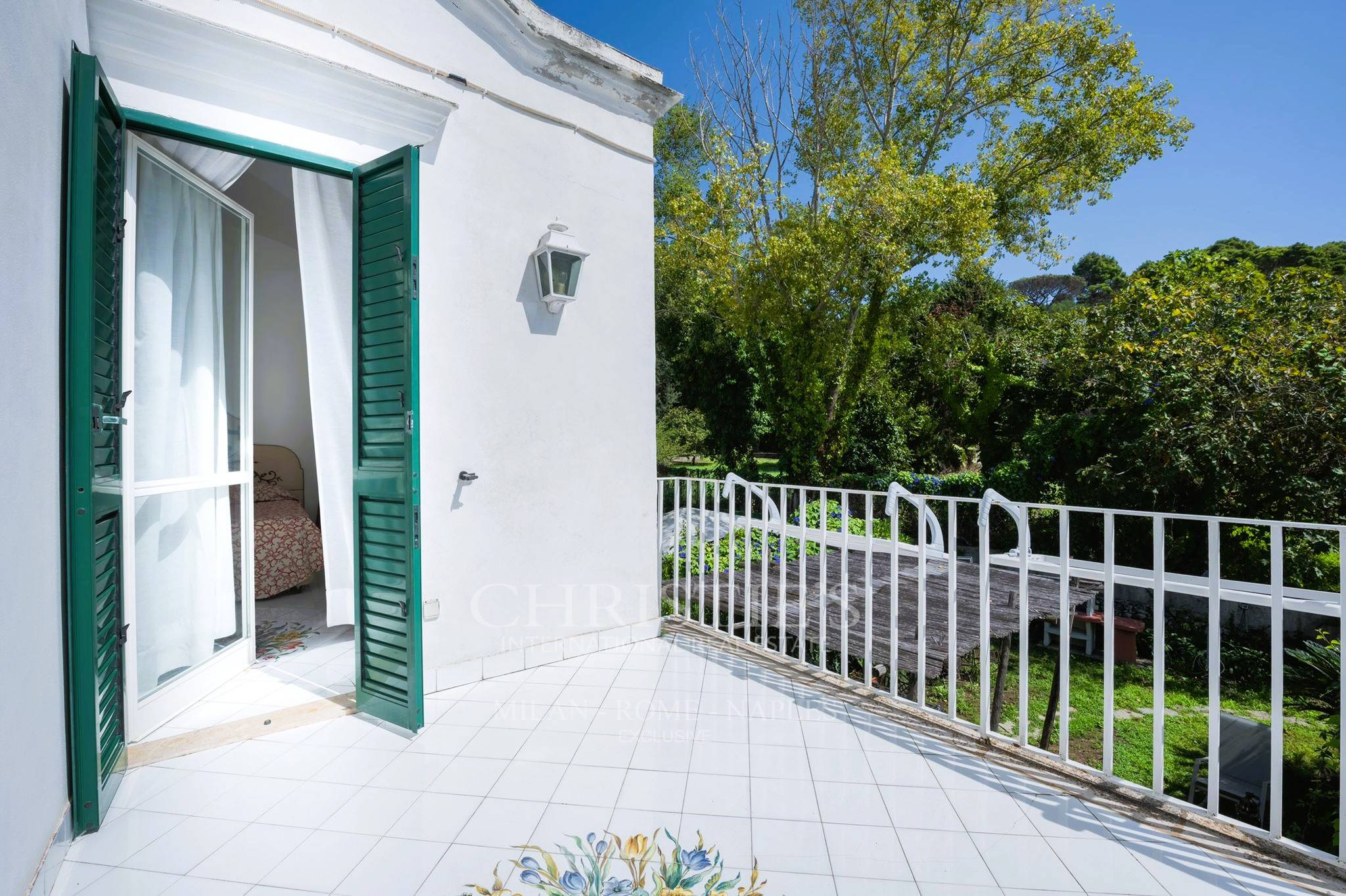 picture of Villa With A Private Entrance And Two Gardens, In Excellent Condition