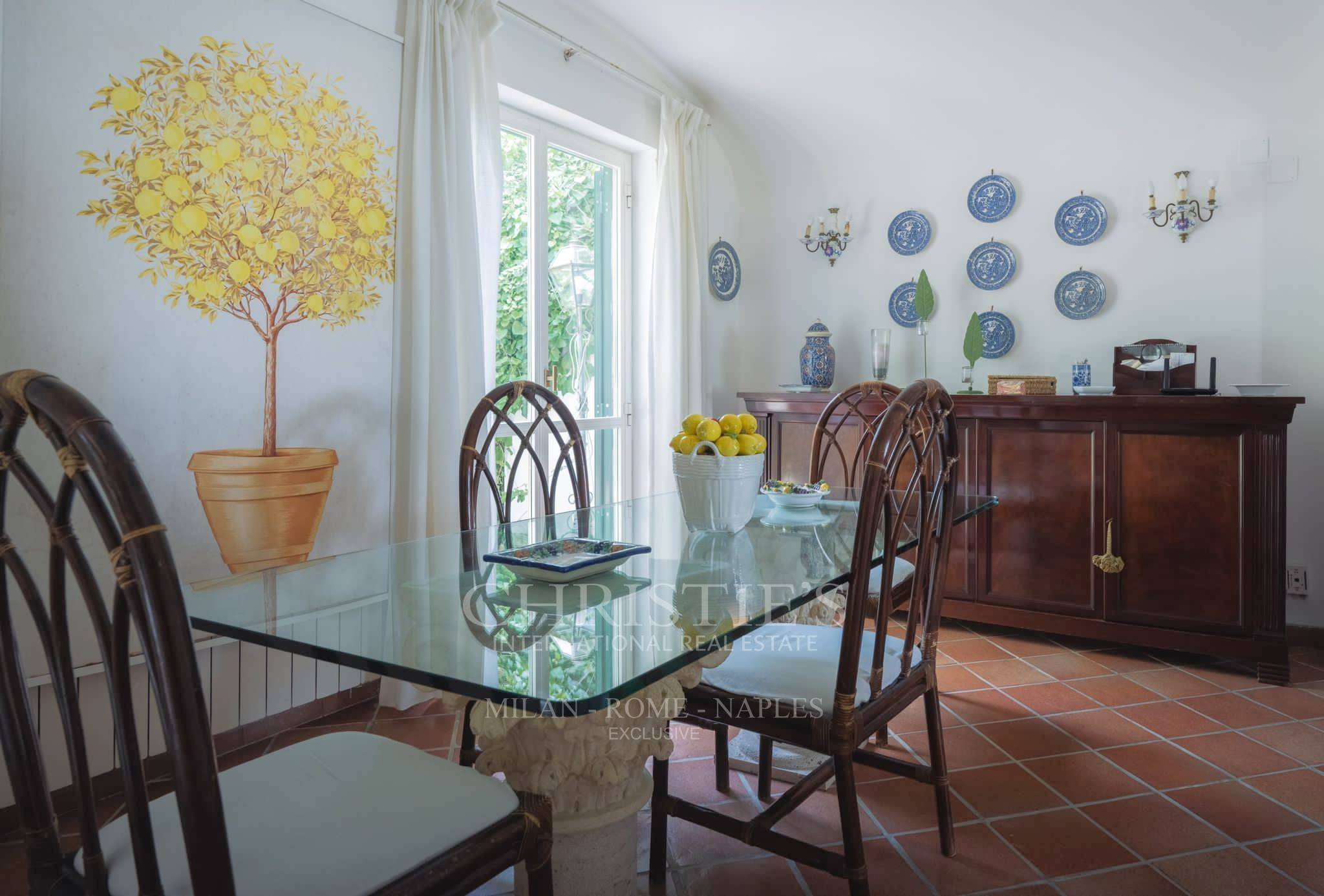 picture of Villa With A Private Entrance And Two Gardens, In Excellent Condition