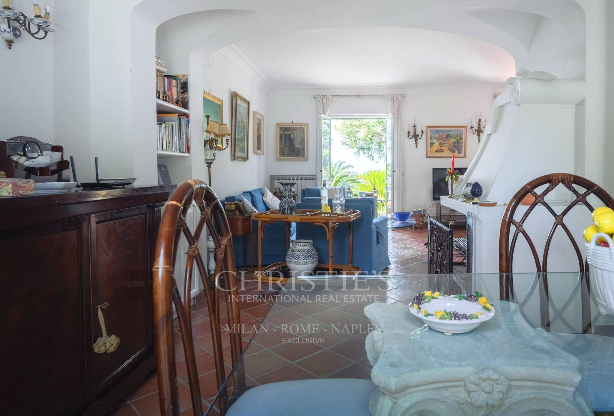 picture of Villa With A Private Entrance And Two Gardens, In Excellent Condition