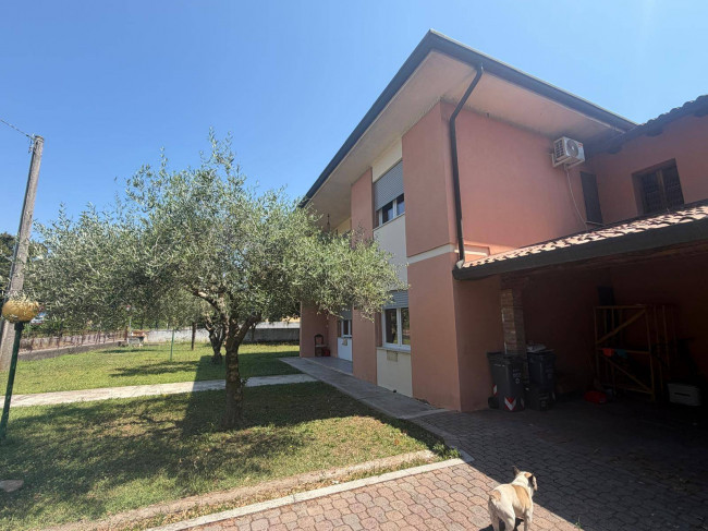 Villa a Paese