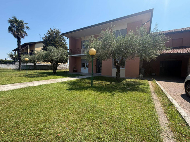 Villa a Paese