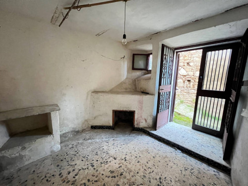 Casa semi-indipendente in vendita a Gesualdo (AV)